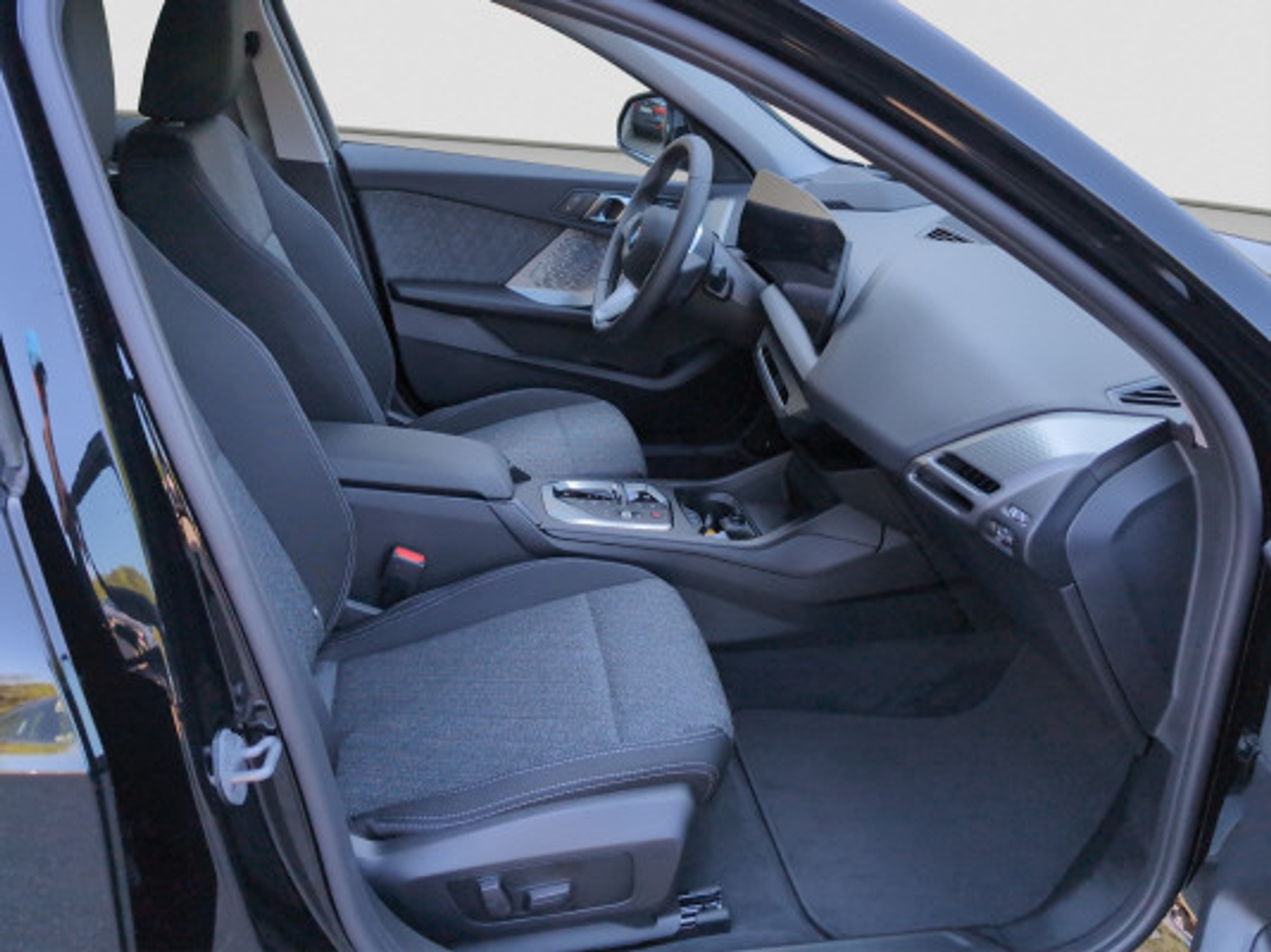 listing desktop thumbnail image 8