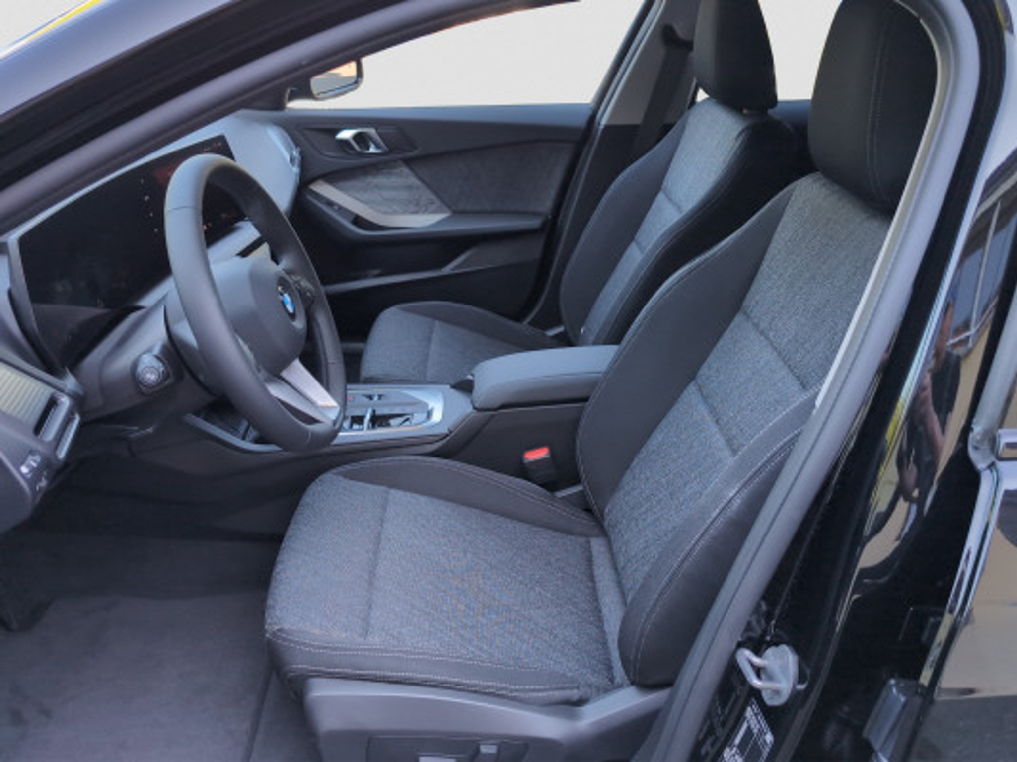 listing desktop thumbnail image 7