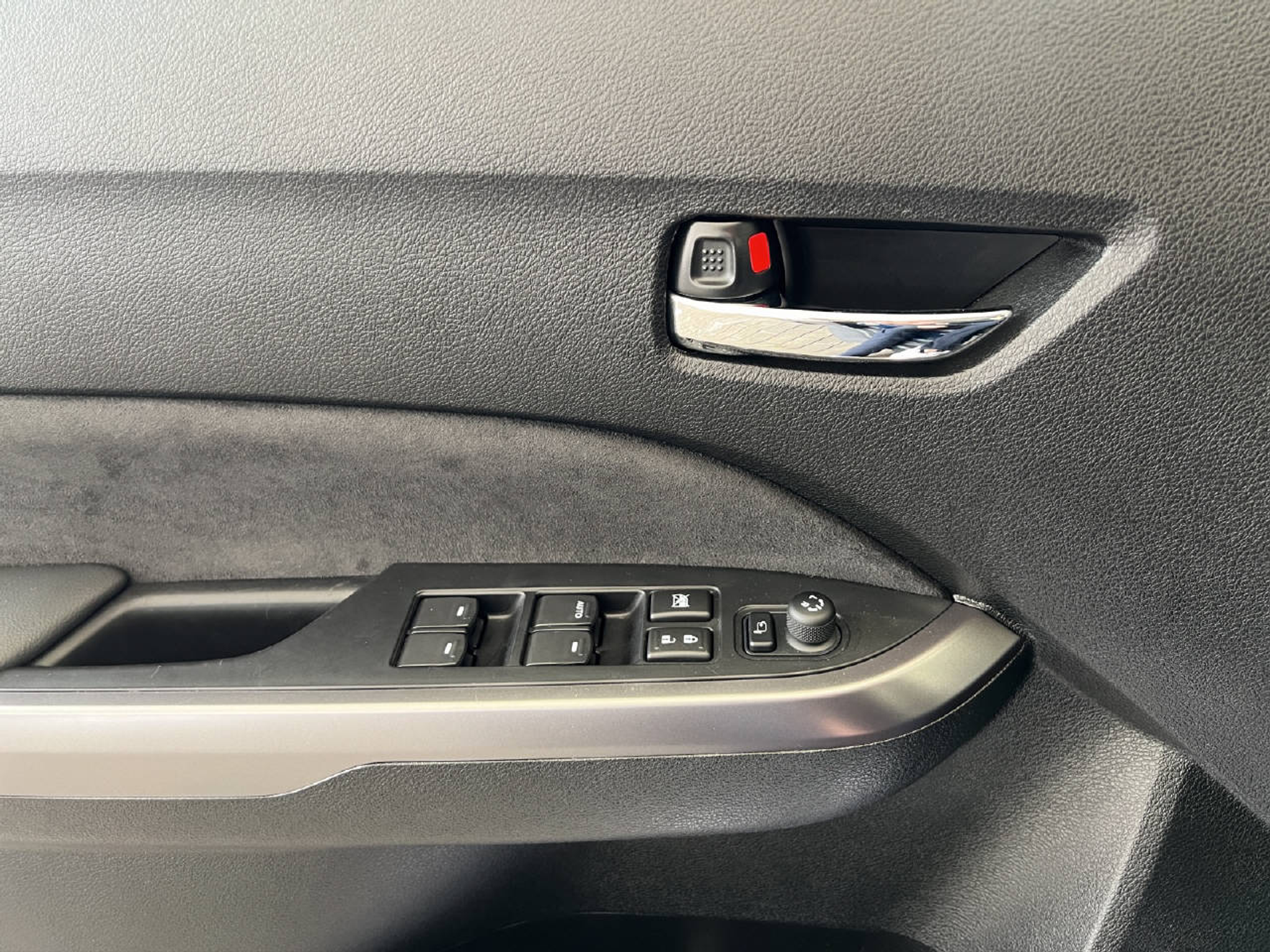 listing desktop thumbnail image 19