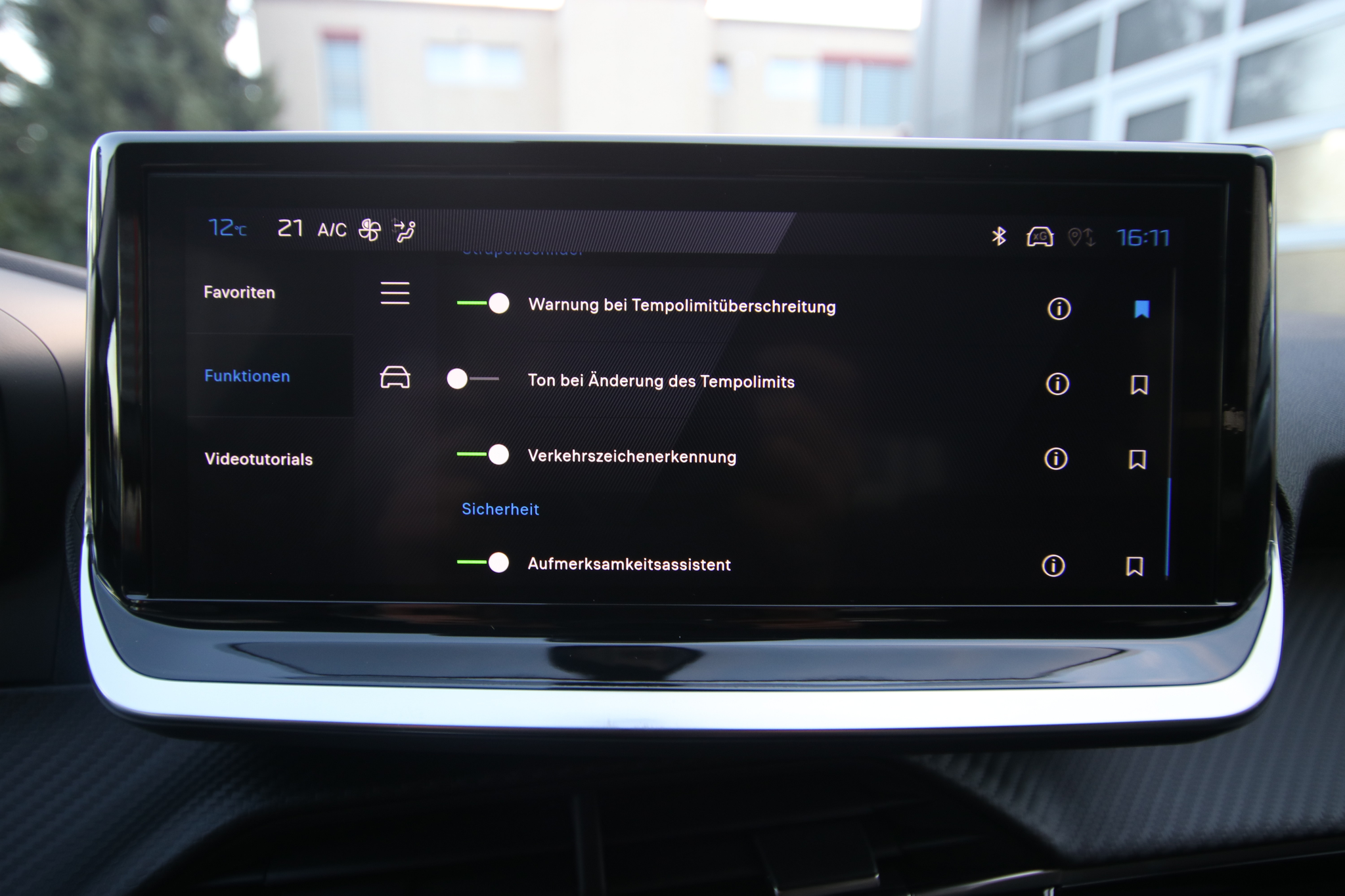 listing desktop thumbnail image 22