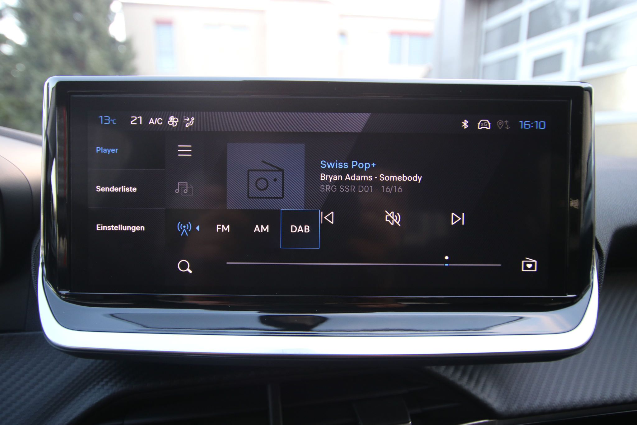 listing desktop thumbnail image 17