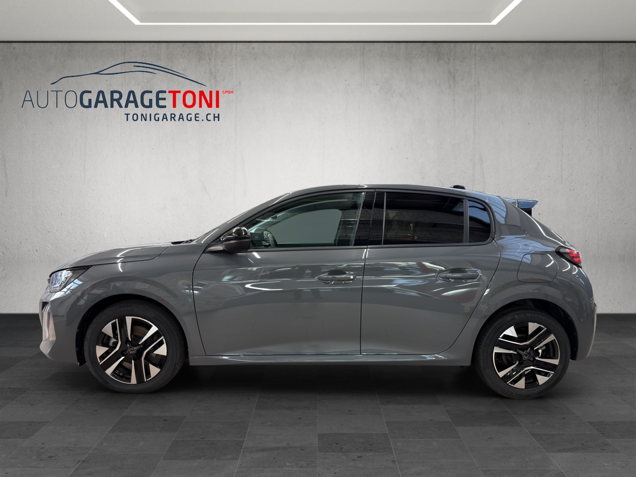 listing desktop thumbnail image 4