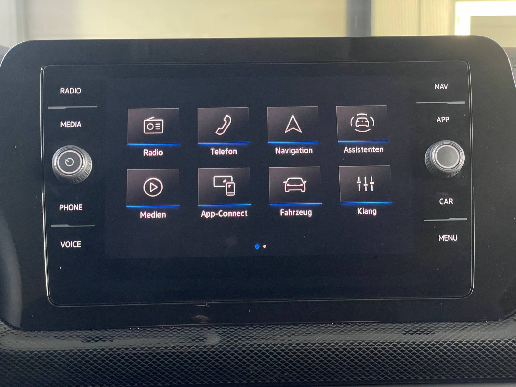 listing desktop thumbnail image 11