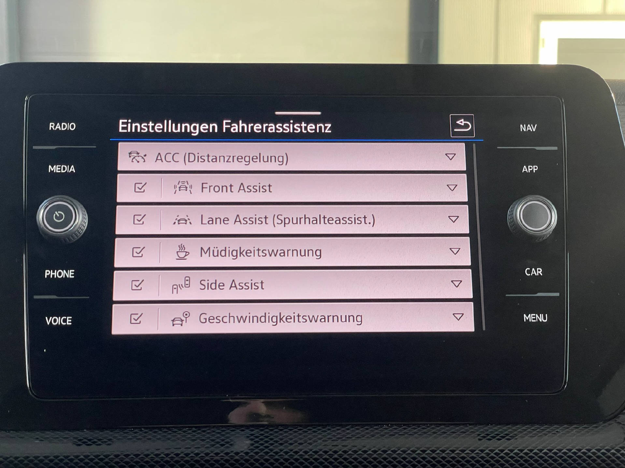 listing desktop thumbnail image 10