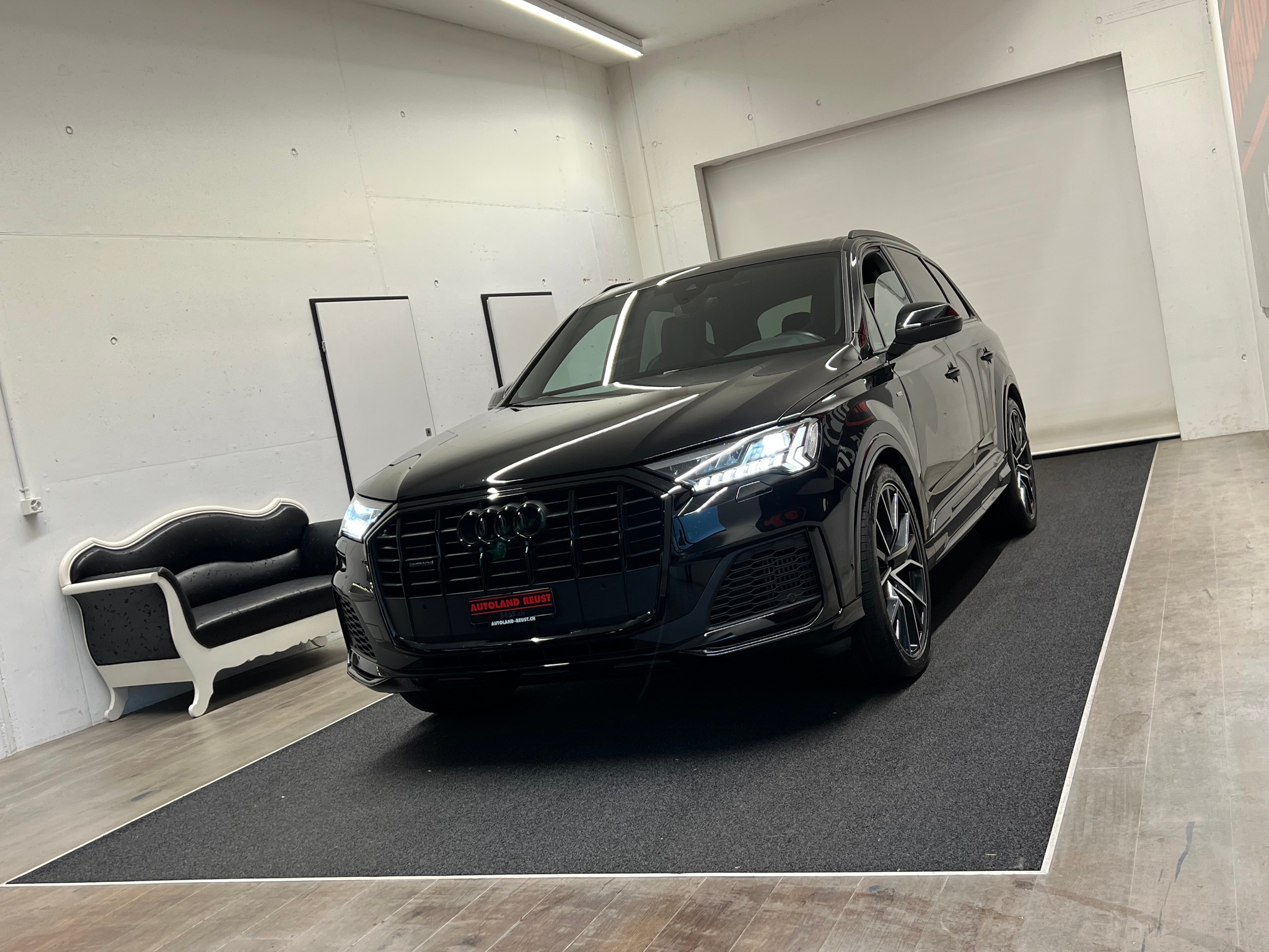 listing desktop thumbnail image 2