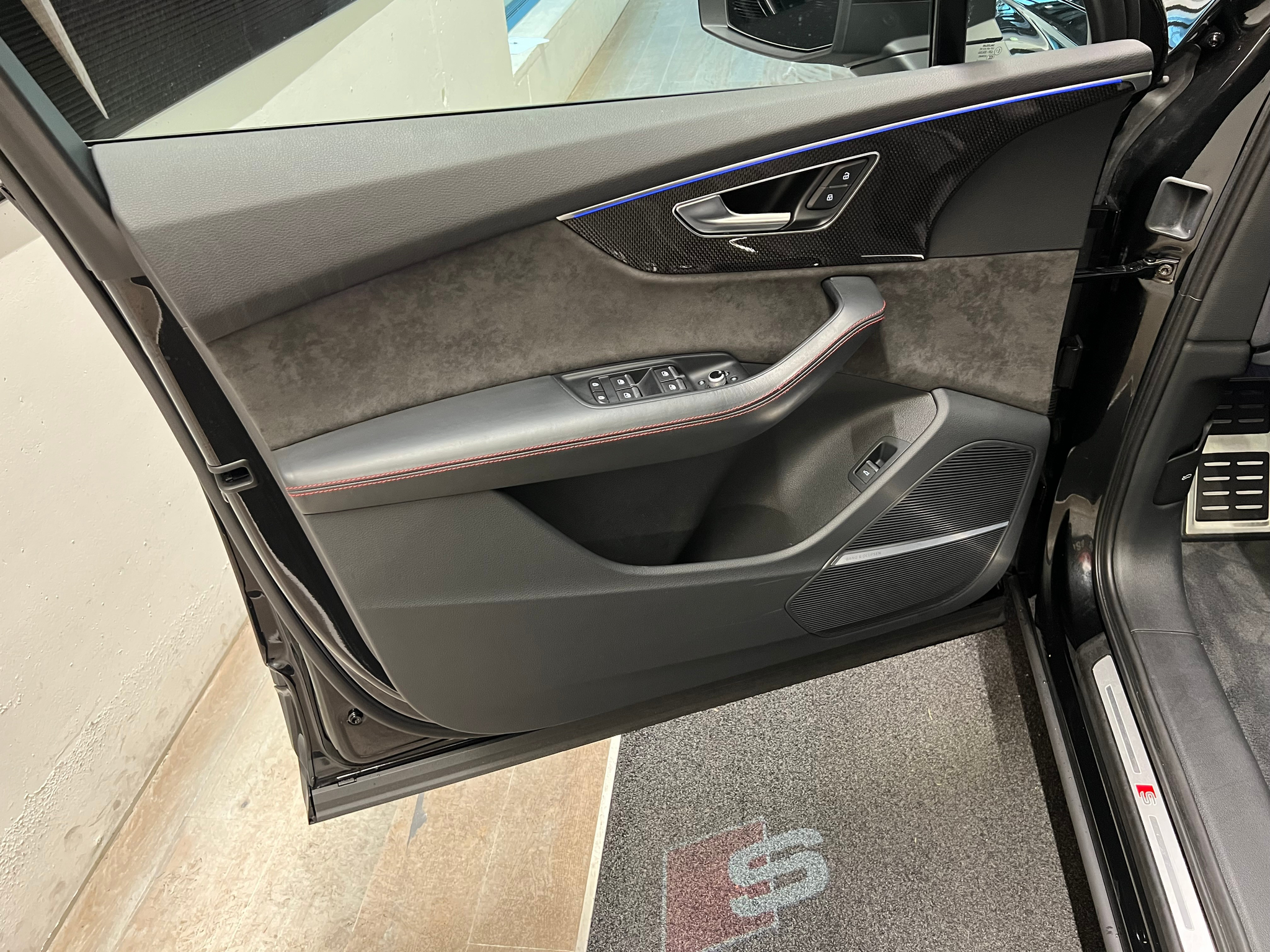 listing desktop thumbnail image 10