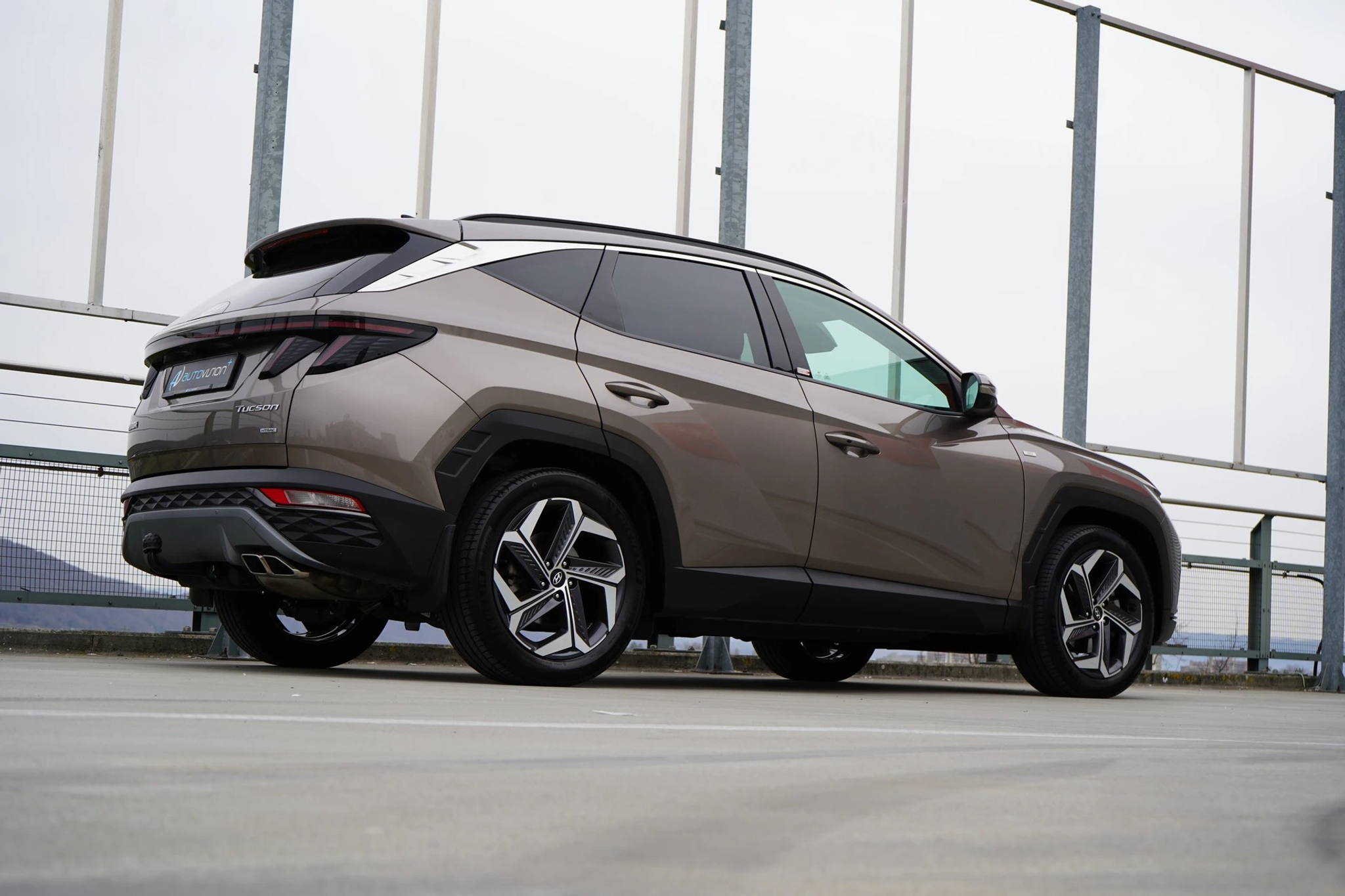 listing desktop thumbnail image 7