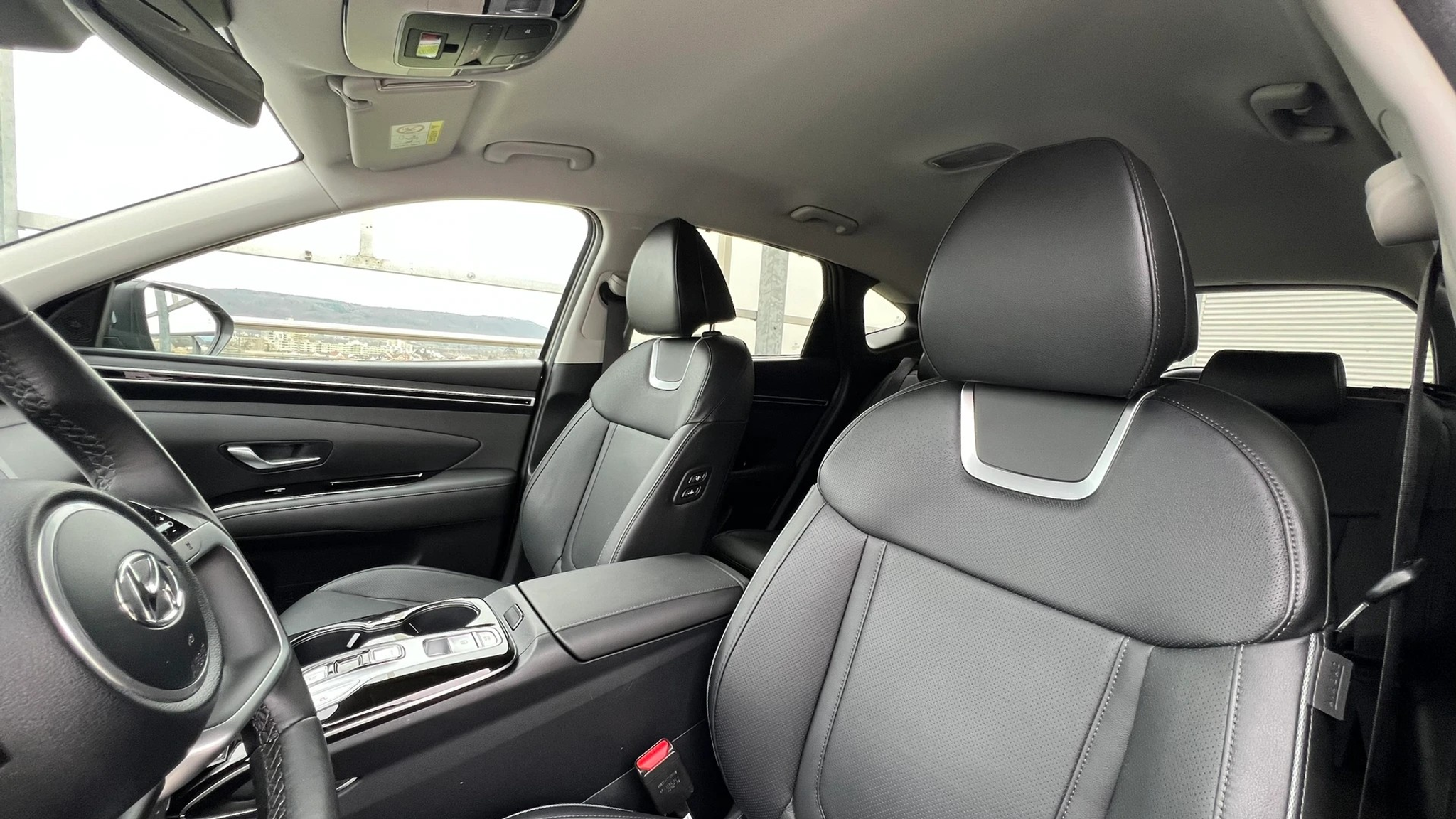 listing desktop thumbnail image 25