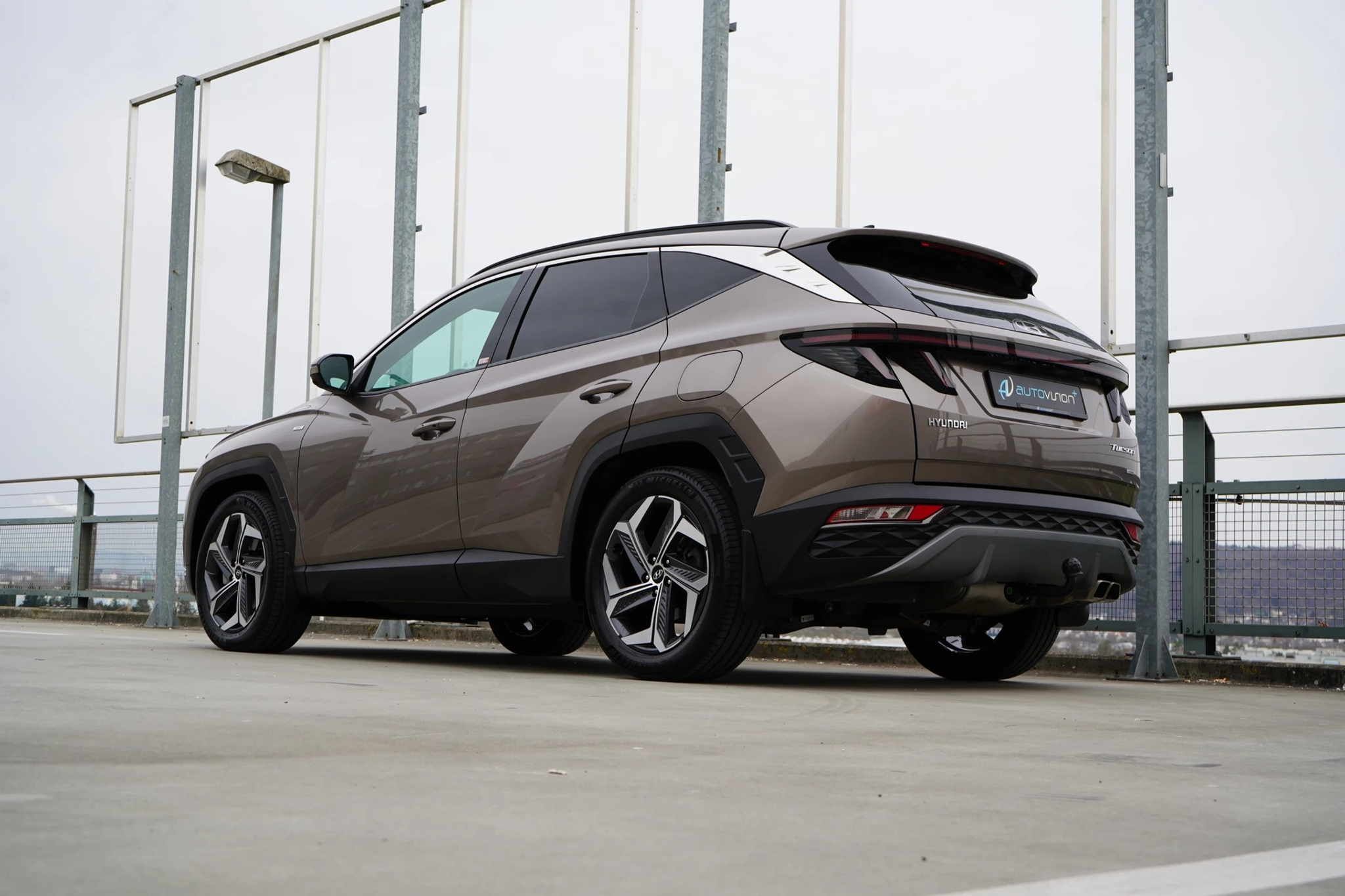 listing desktop thumbnail image 12