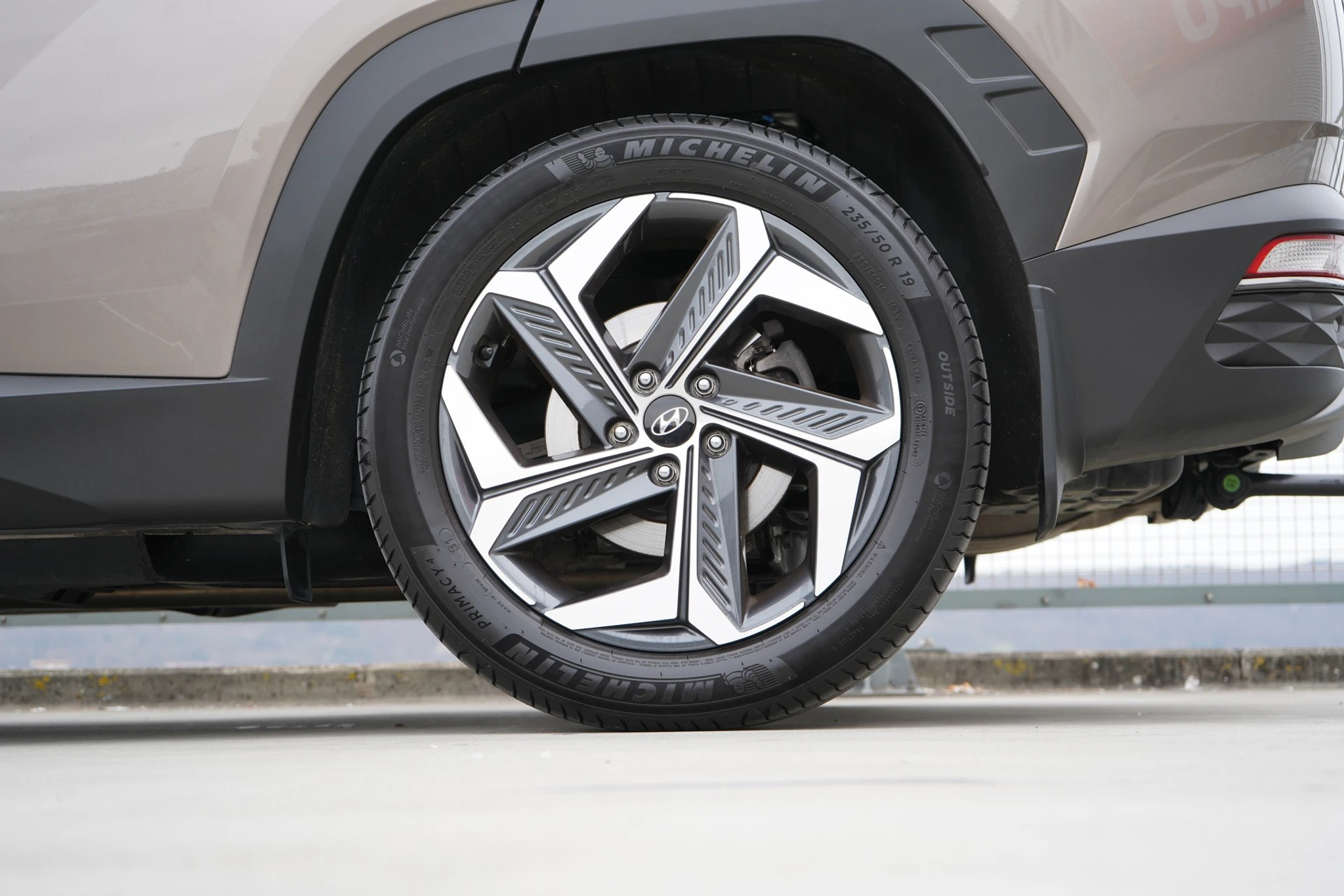 listing desktop thumbnail image 20