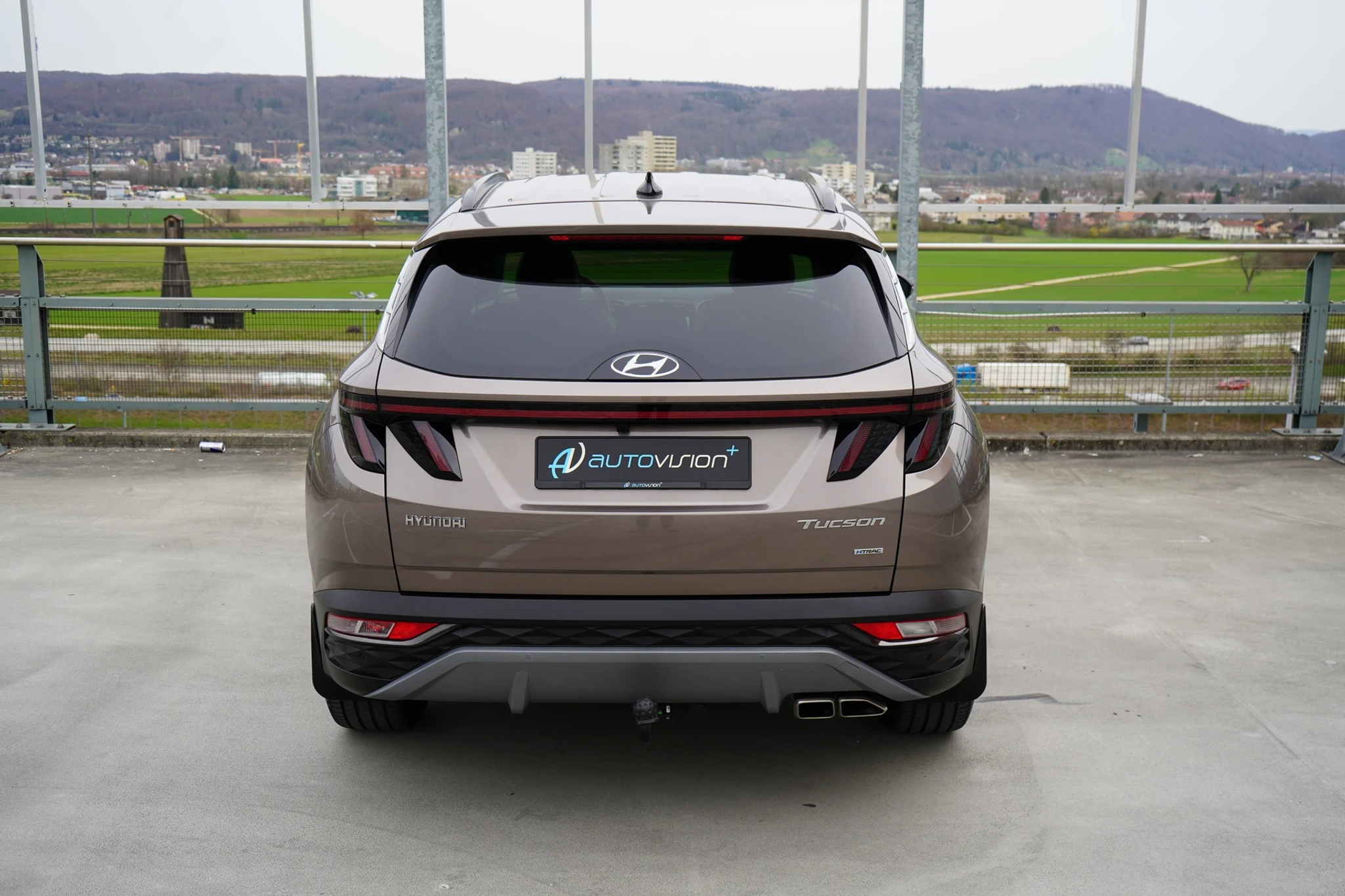 listing desktop thumbnail image 16