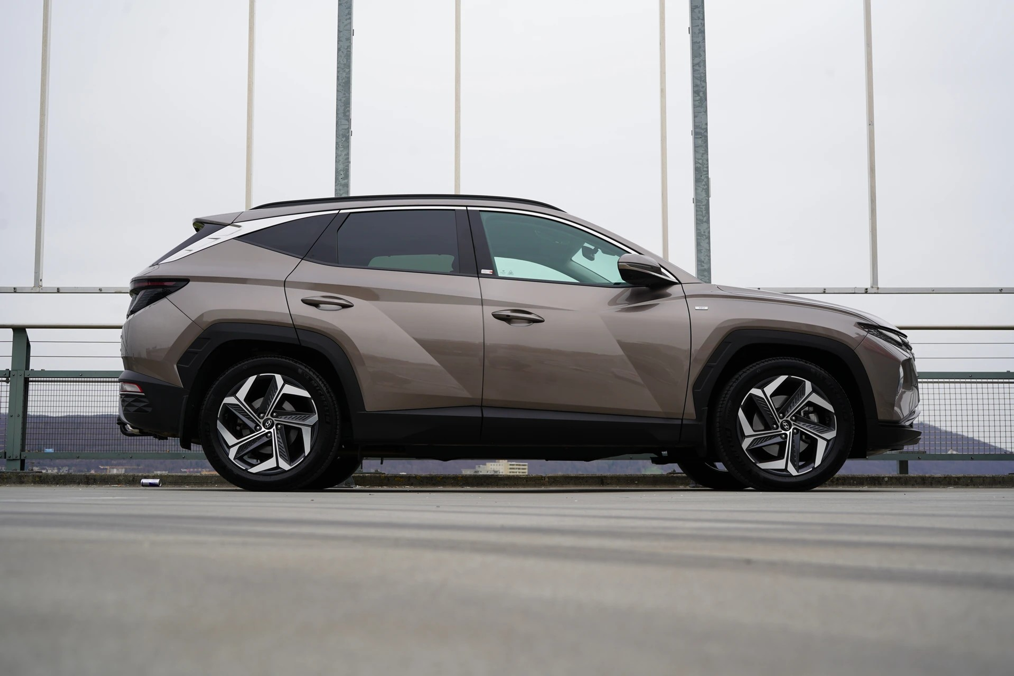 listing desktop thumbnail image 2