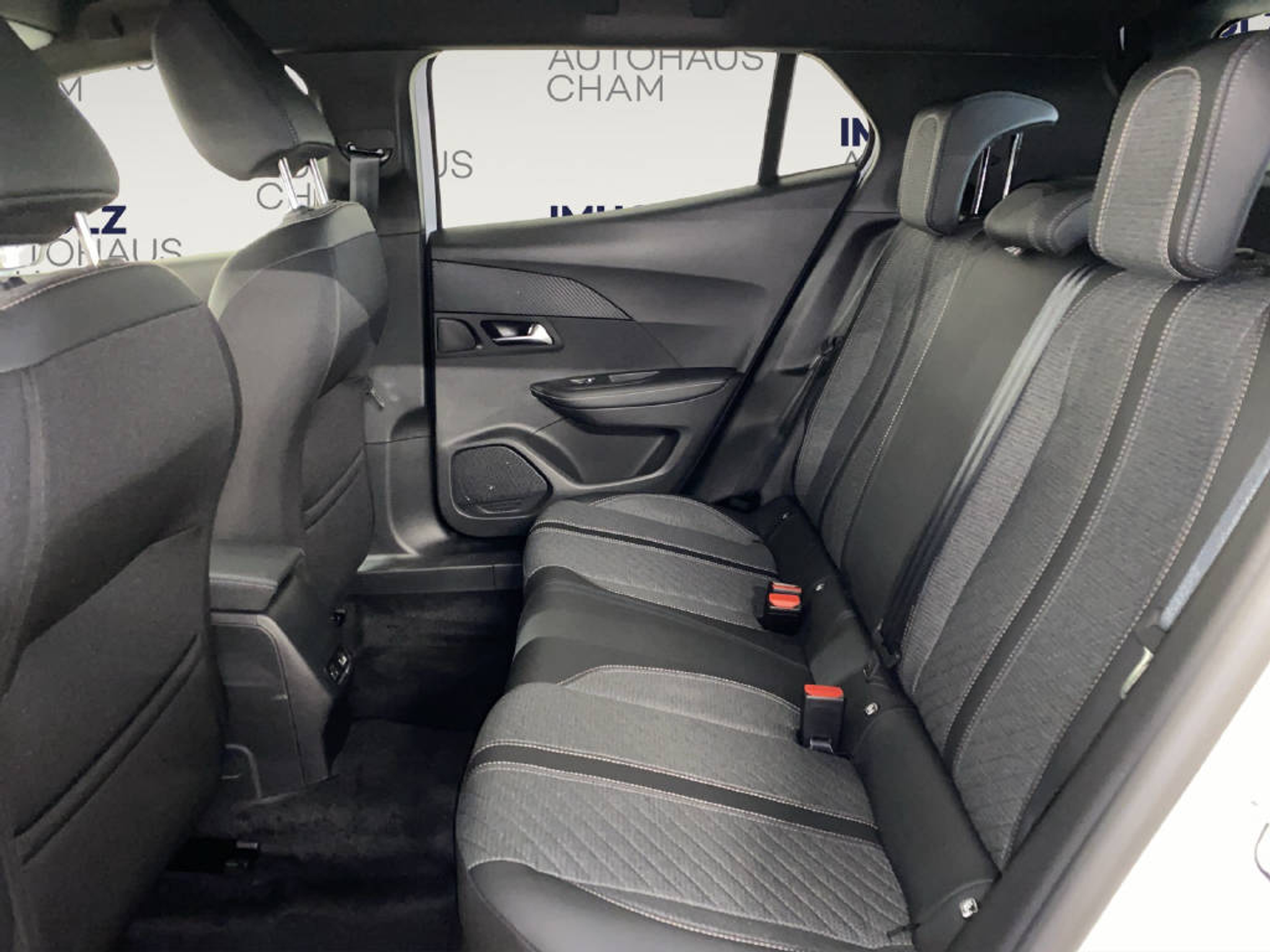 listing desktop thumbnail image 12