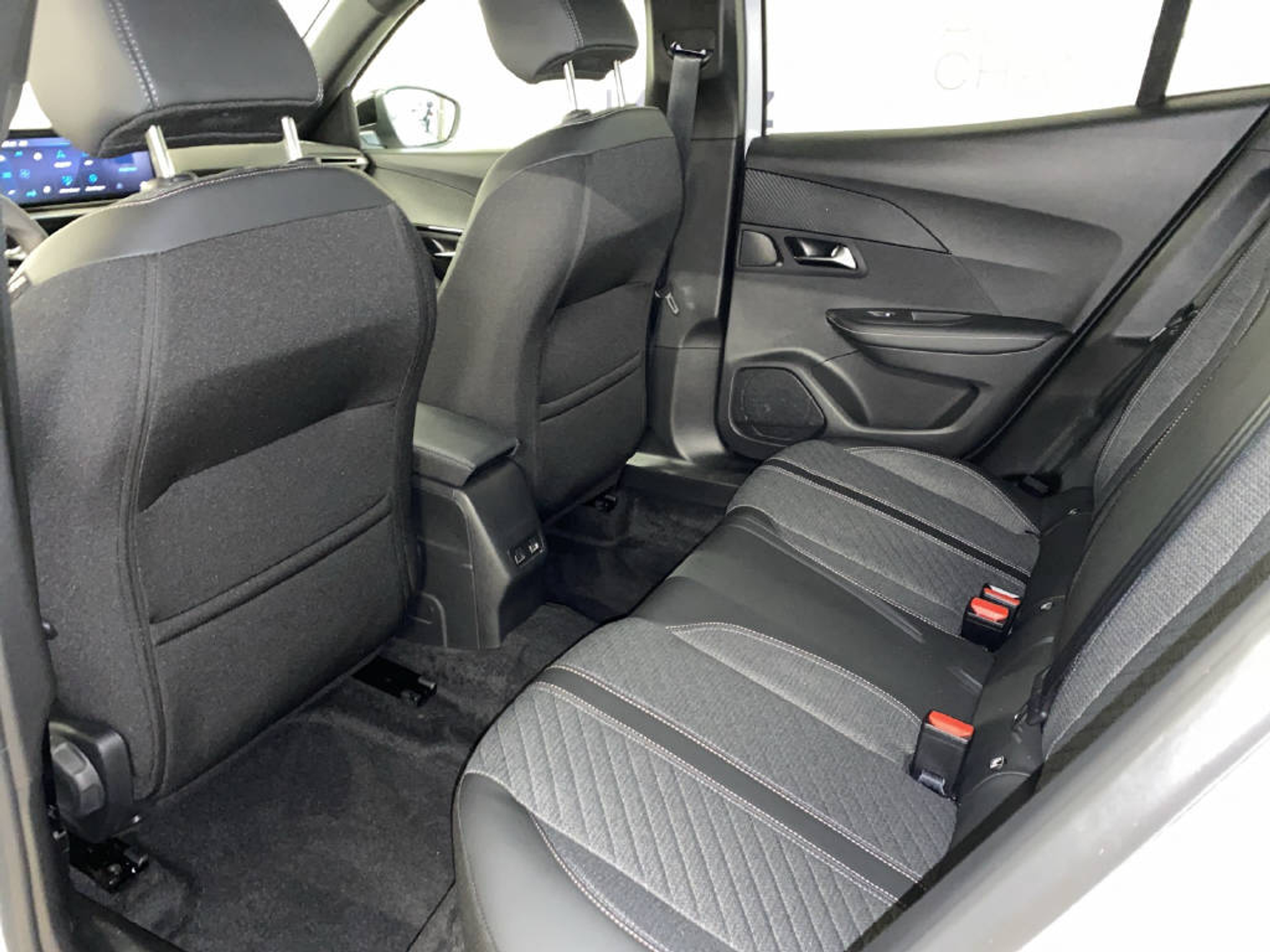 listing desktop thumbnail image 16