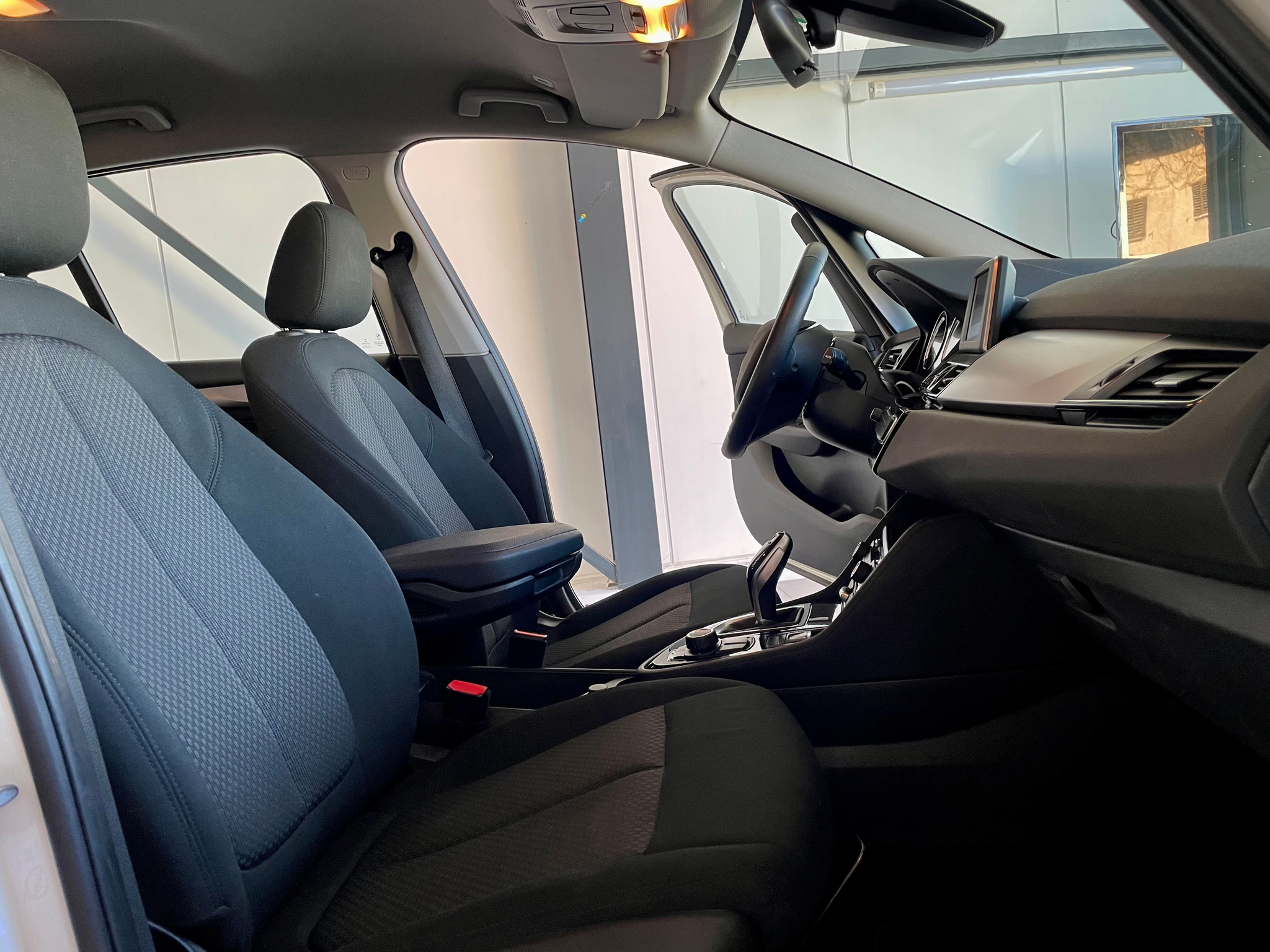 listing desktop thumbnail image 9