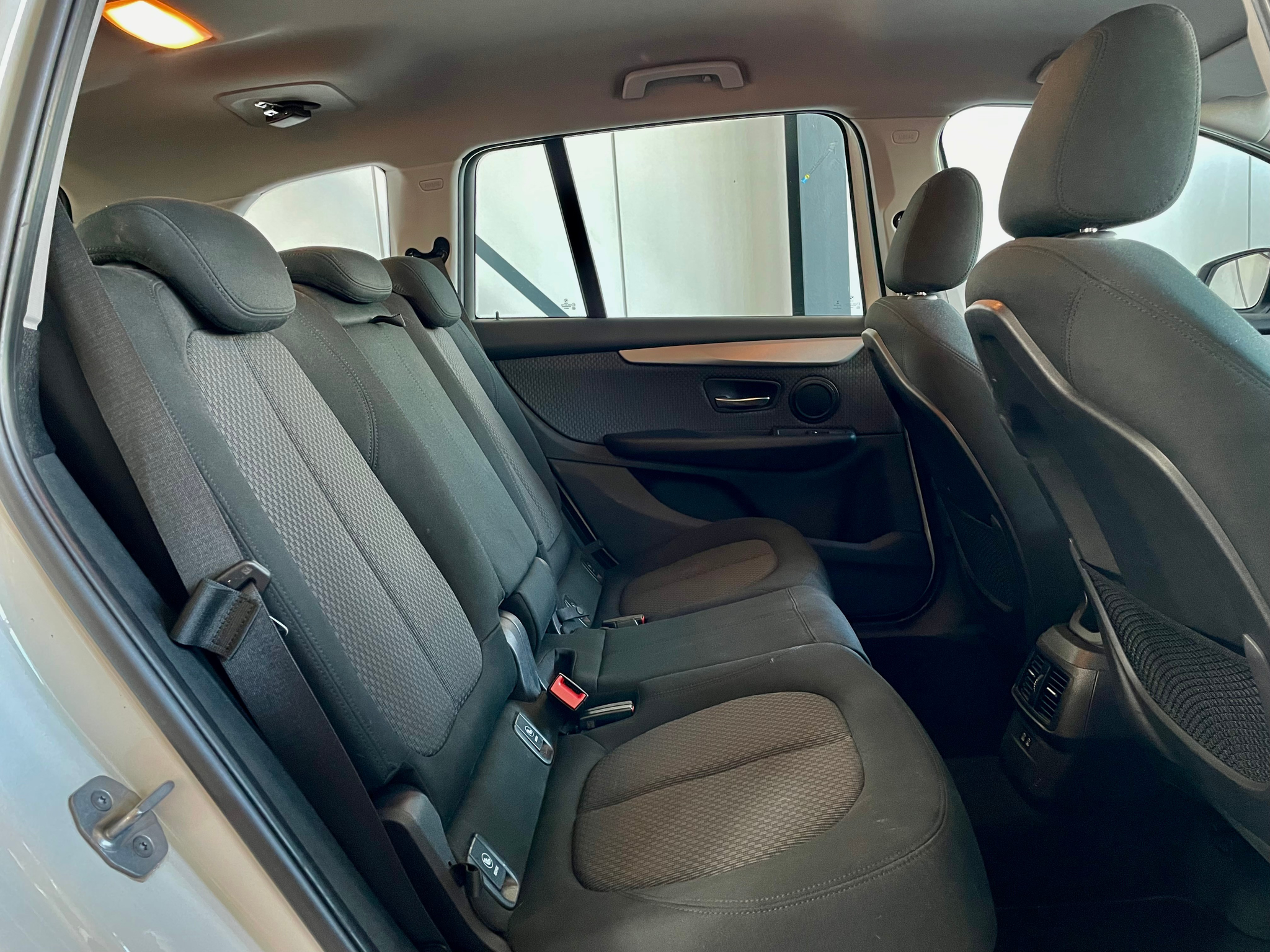 listing desktop thumbnail image 10