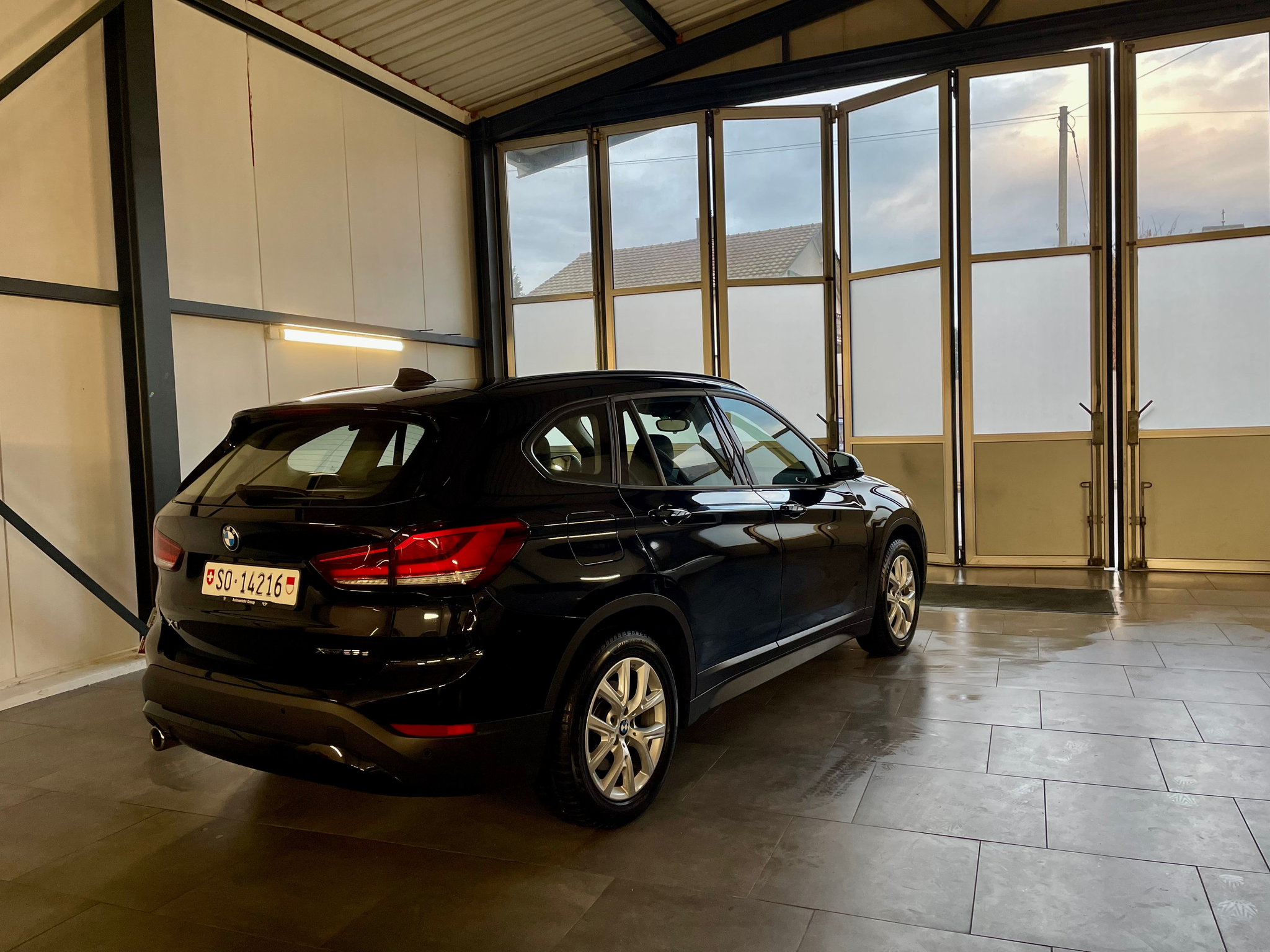 listing desktop thumbnail image 3