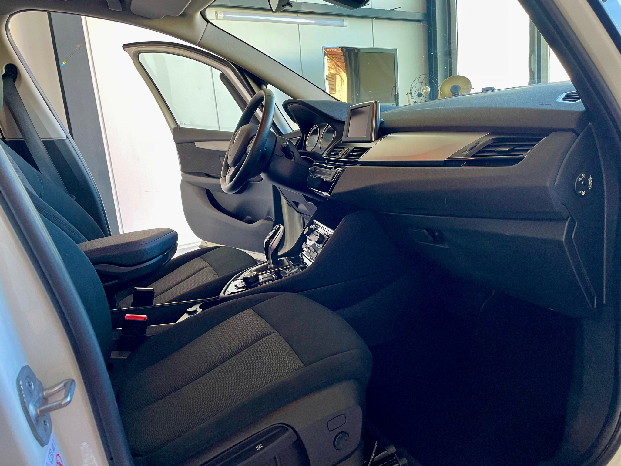 listing desktop thumbnail image 8