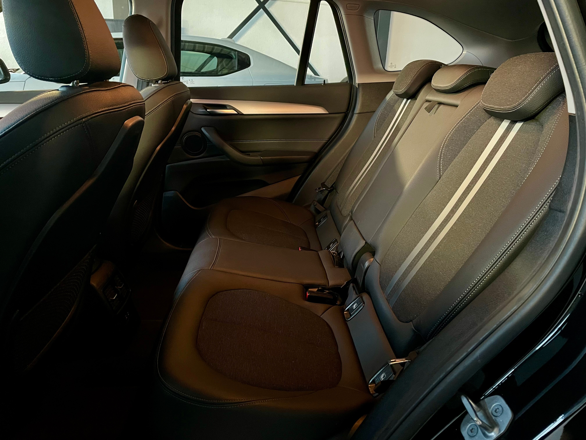 listing desktop thumbnail image 9