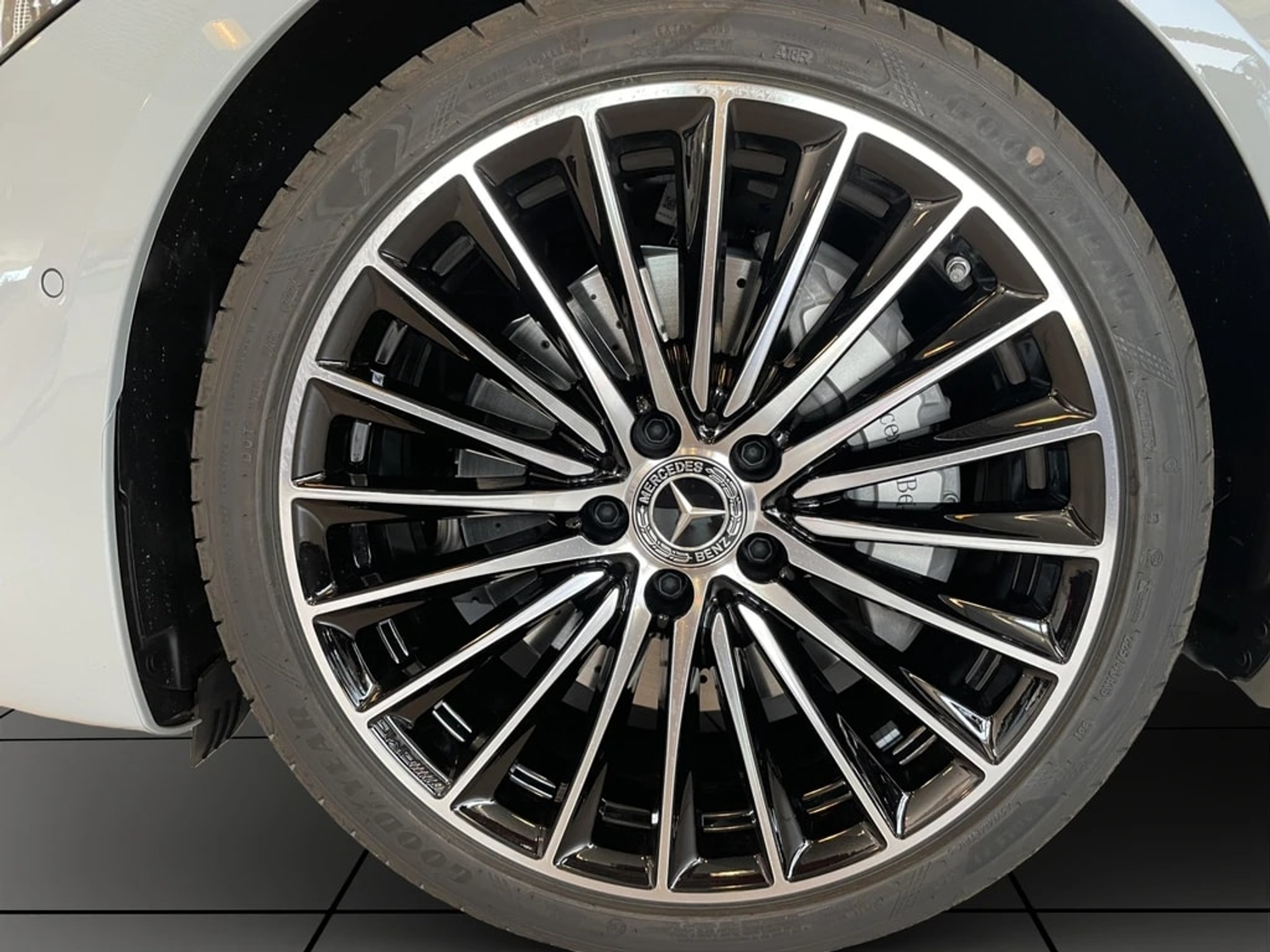 listing desktop thumbnail image 12