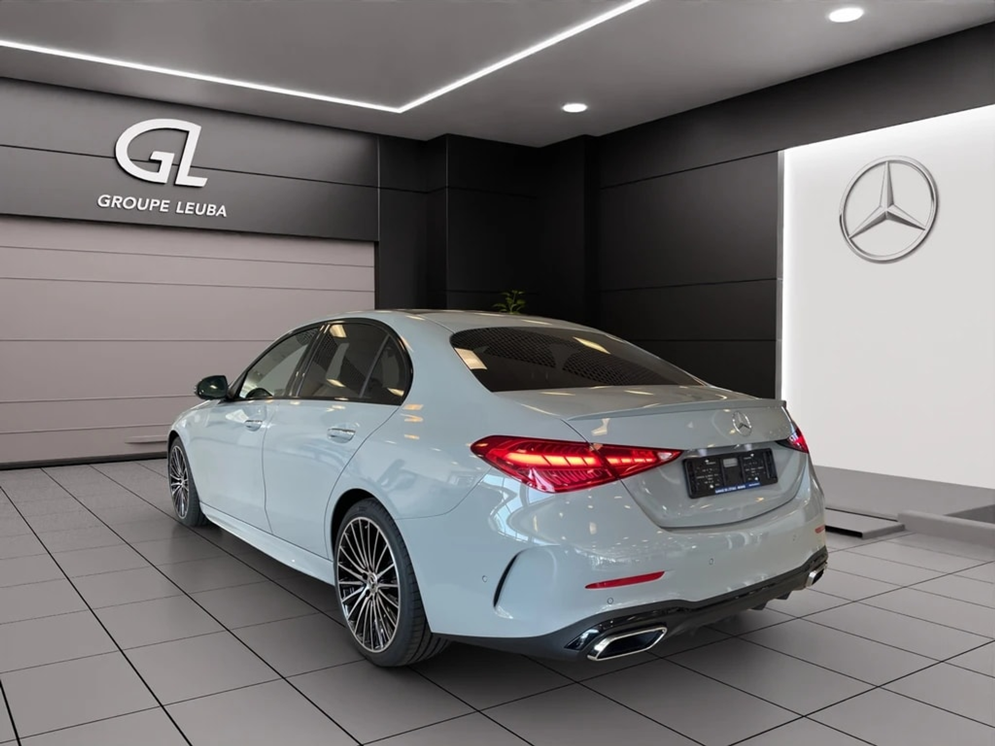 listing desktop thumbnail image 2