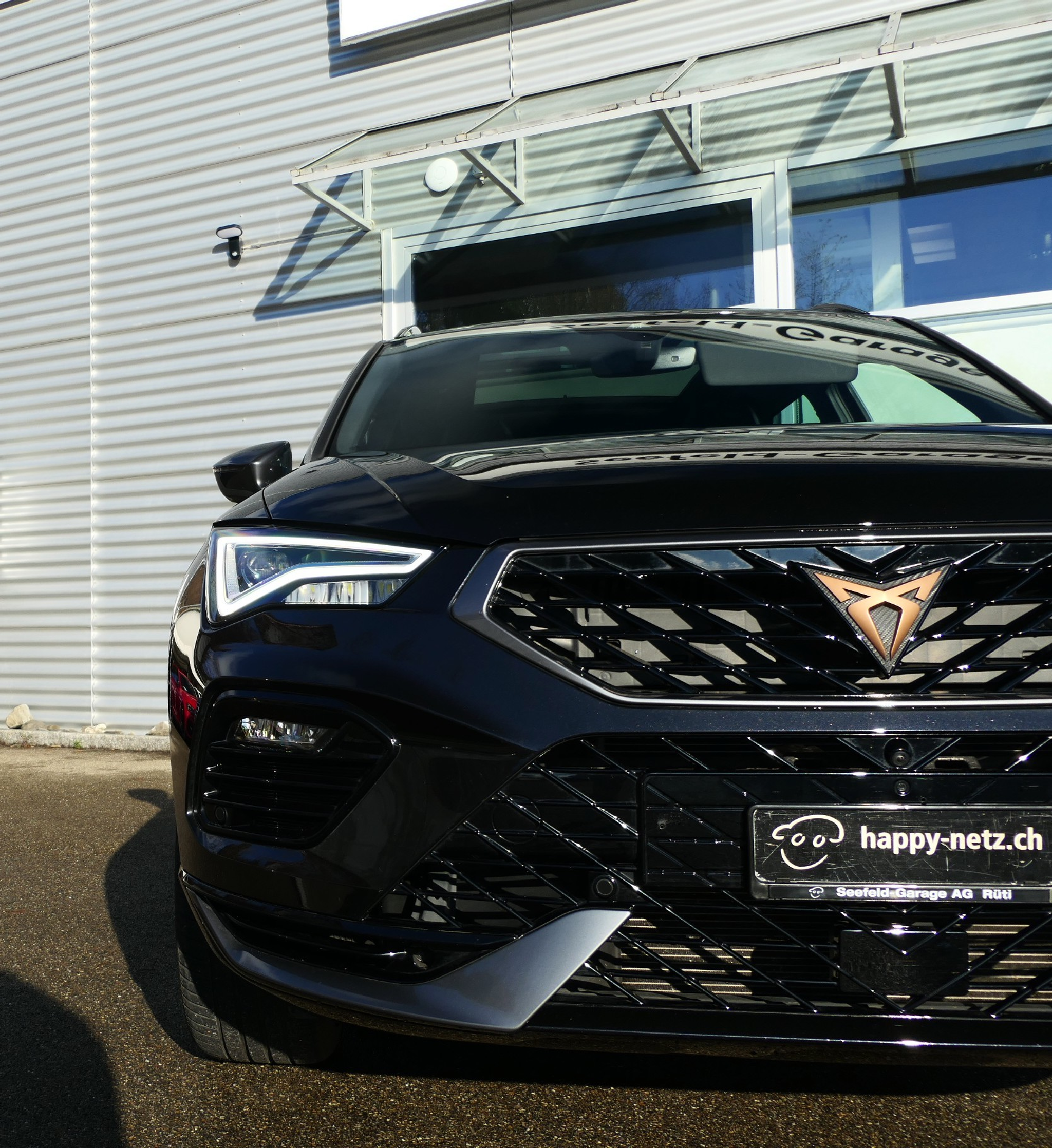 listing desktop thumbnail image 2