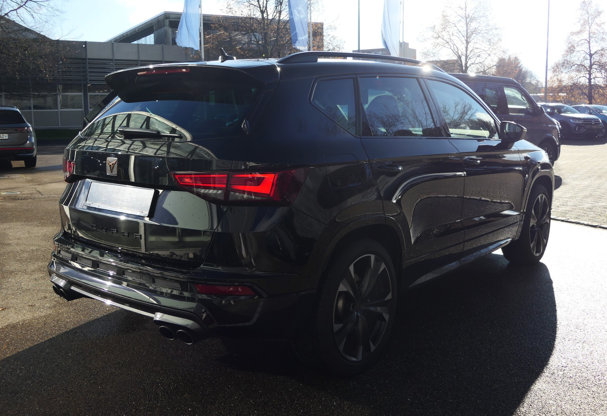 listing desktop thumbnail image 4