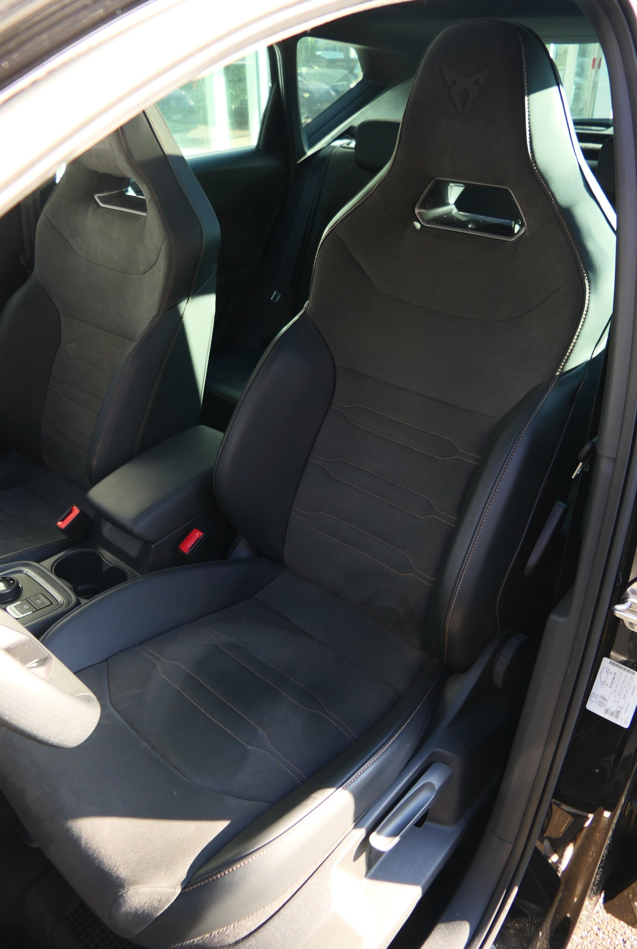 listing desktop thumbnail image 5