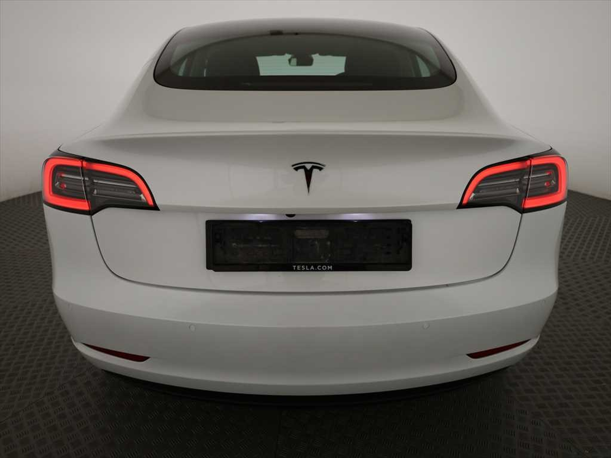 listing desktop thumbnail image 3