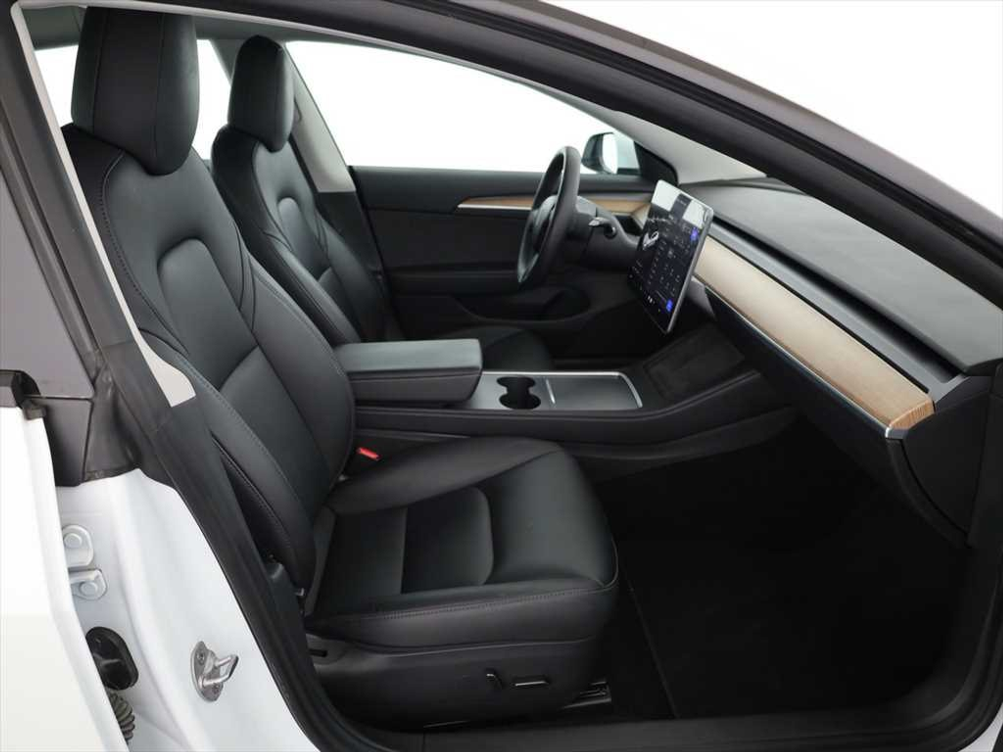 listing desktop thumbnail image 8