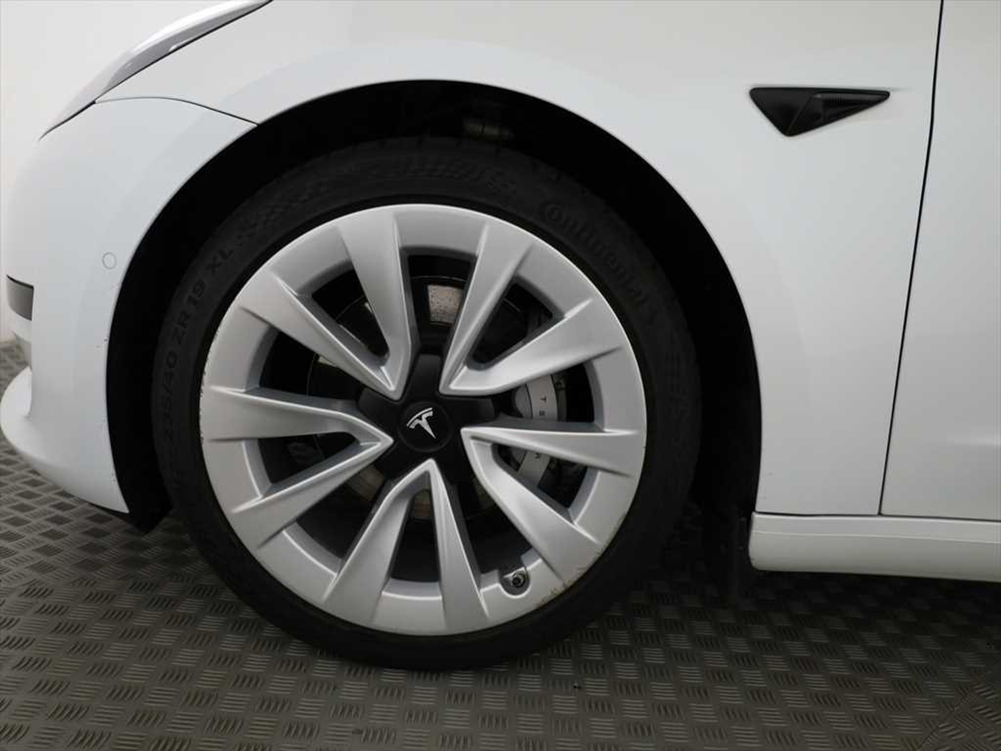 listing desktop thumbnail image 4