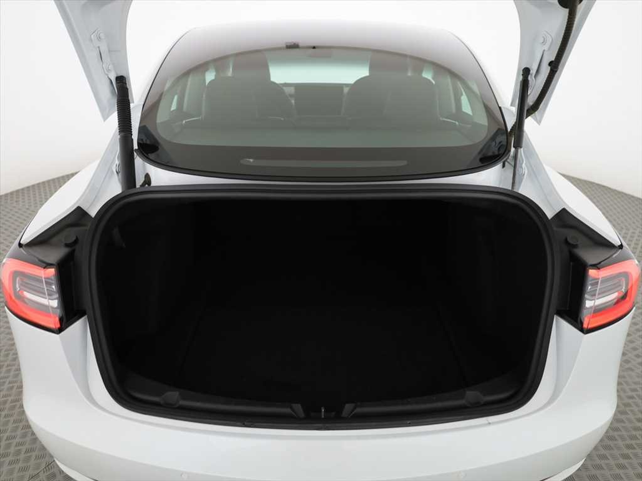 listing desktop thumbnail image 5