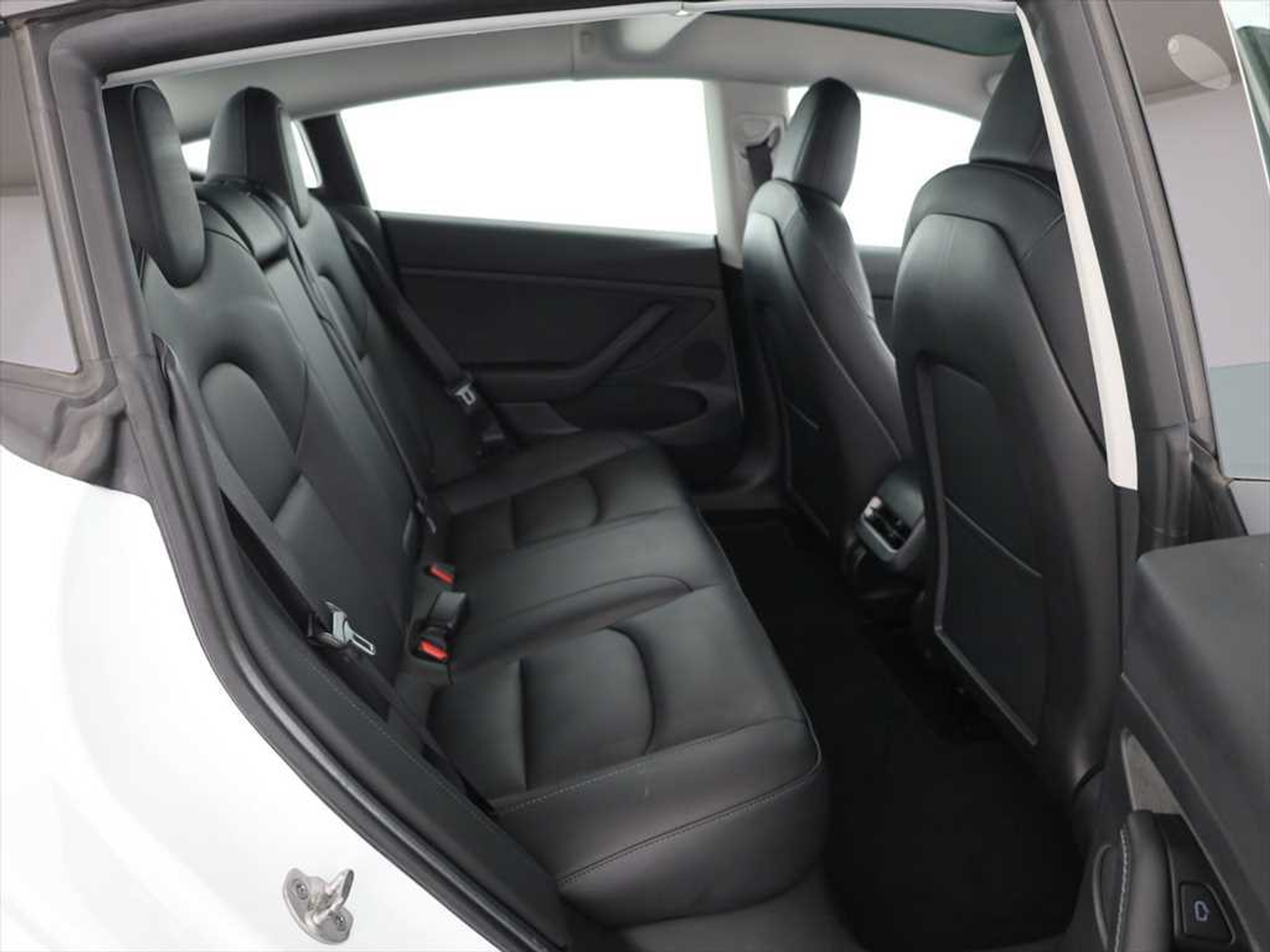 listing desktop thumbnail image 9