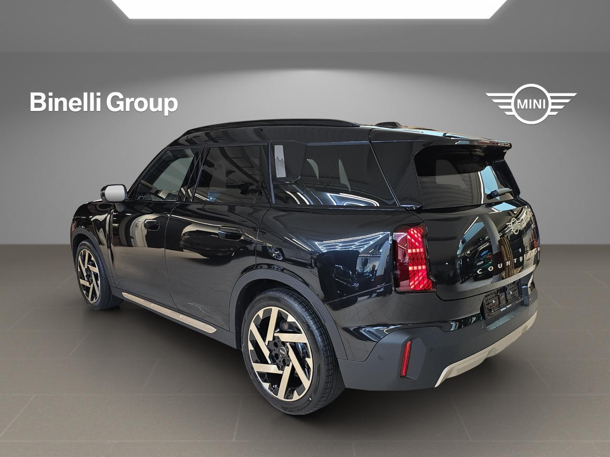 listing desktop thumbnail image 3