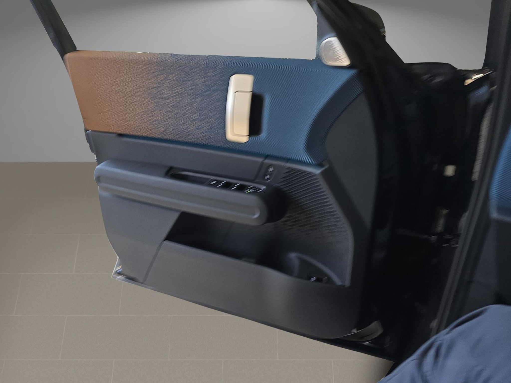 listing desktop thumbnail image 16