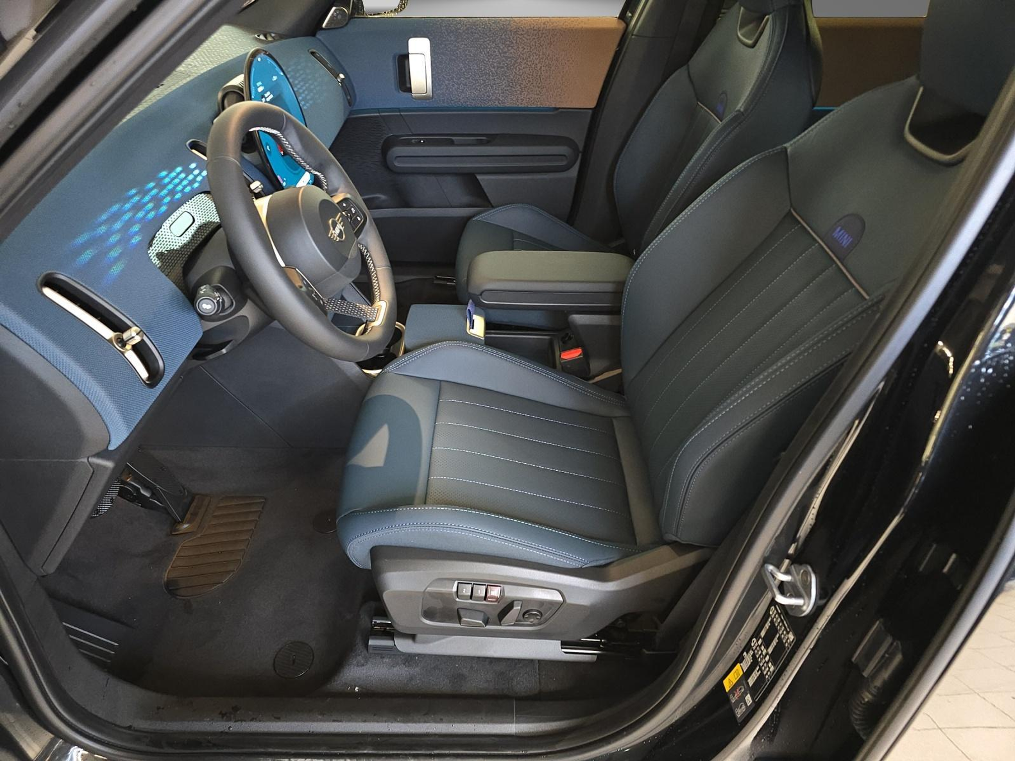 listing desktop thumbnail image 9