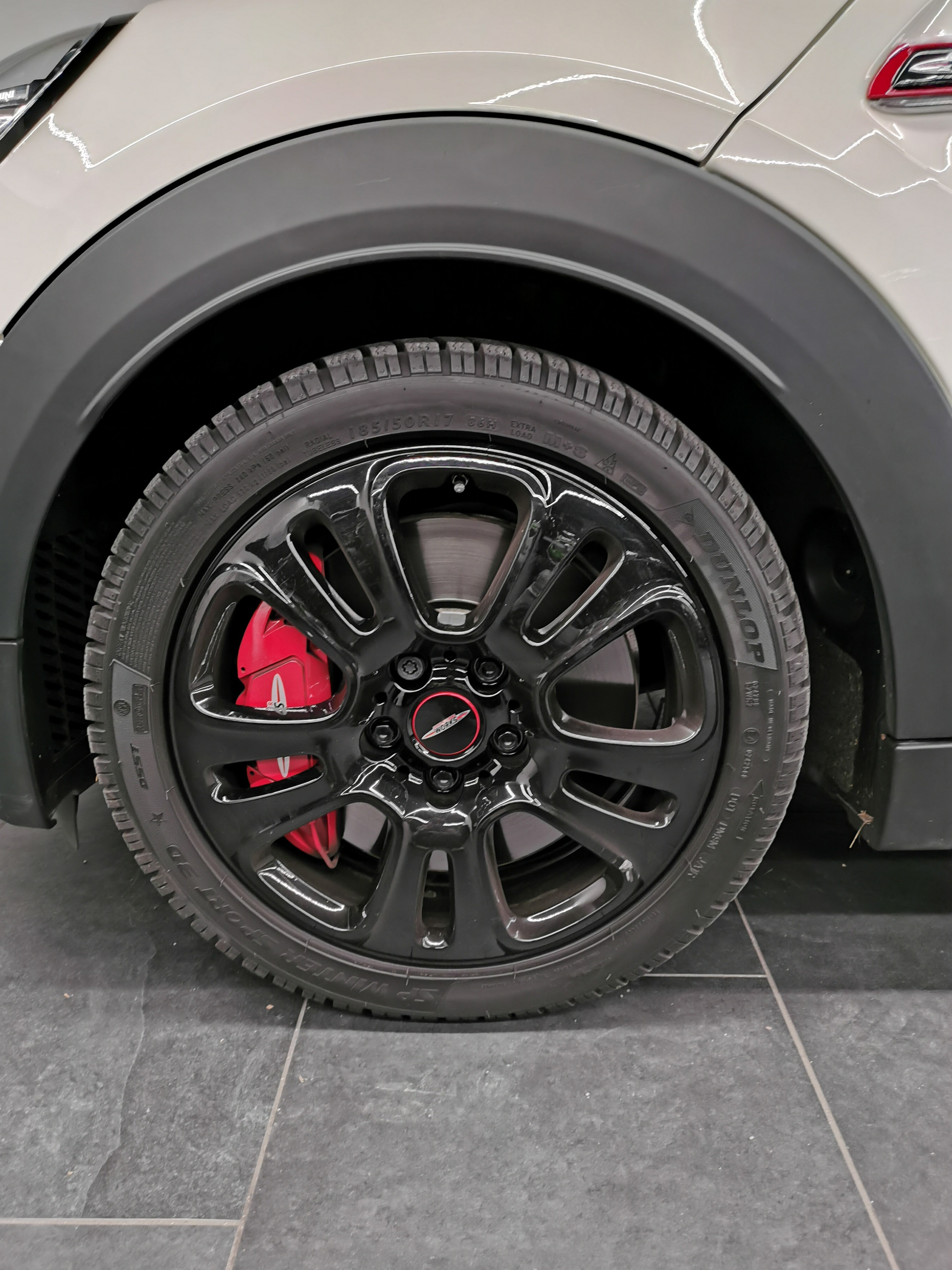 listing desktop thumbnail image 11