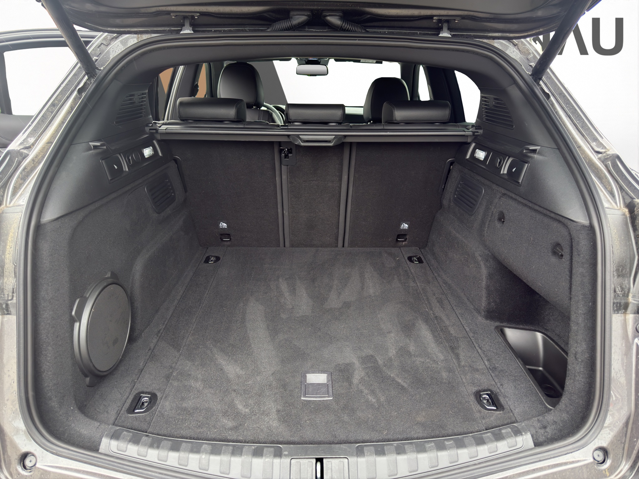 listing desktop thumbnail image 17