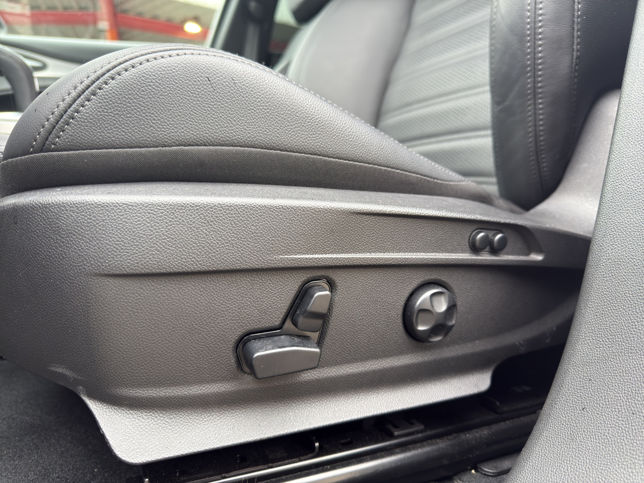 listing desktop thumbnail image 25