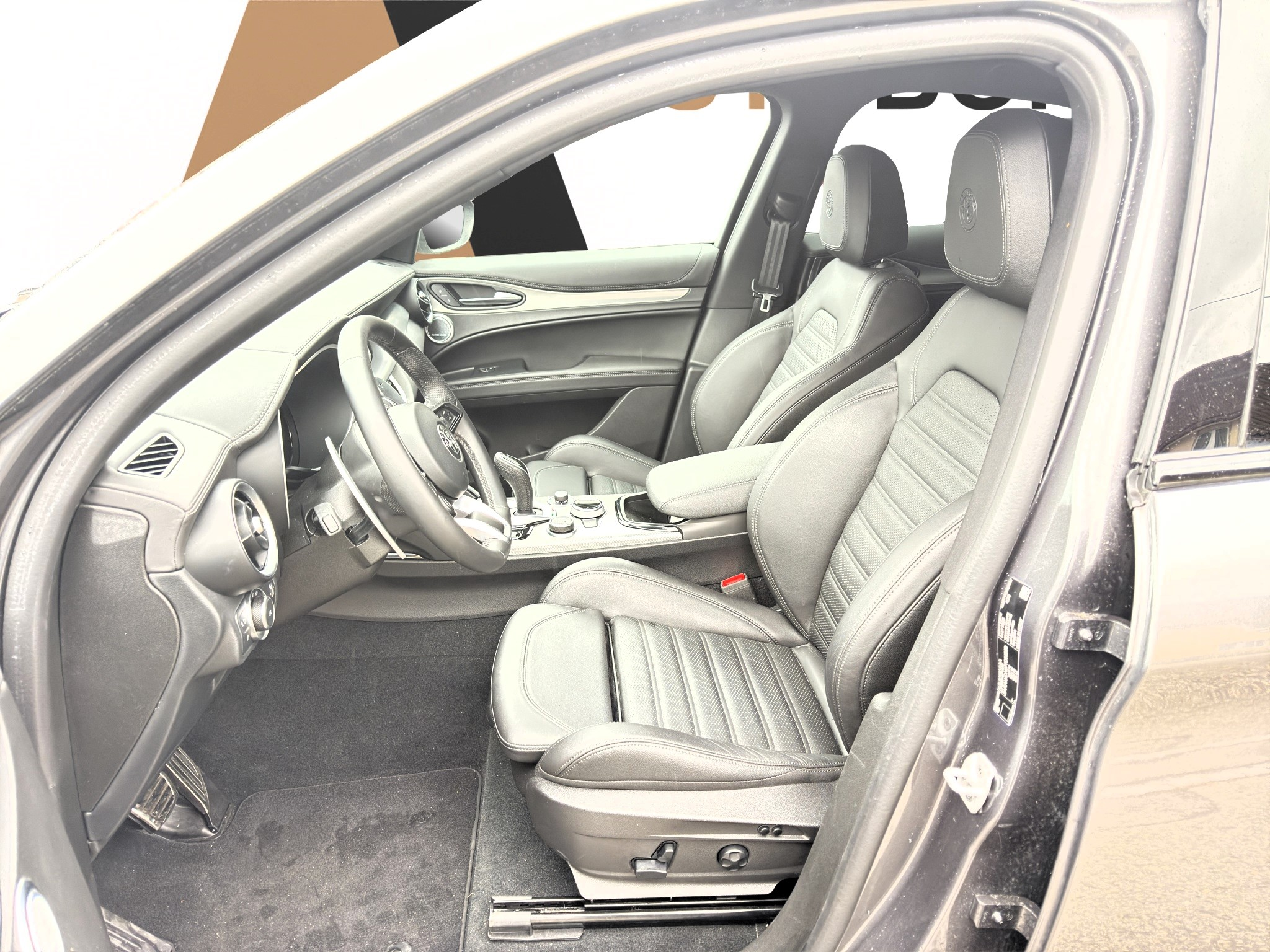 listing desktop thumbnail image 8