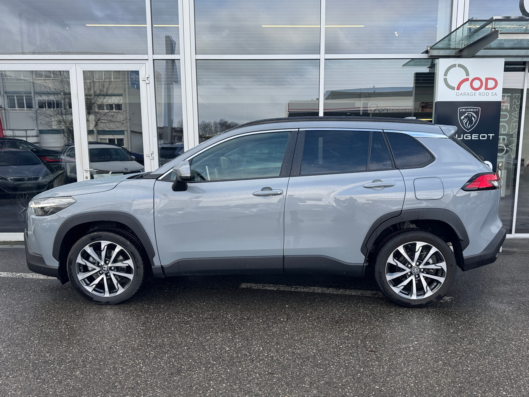 listing desktop thumbnail image 4