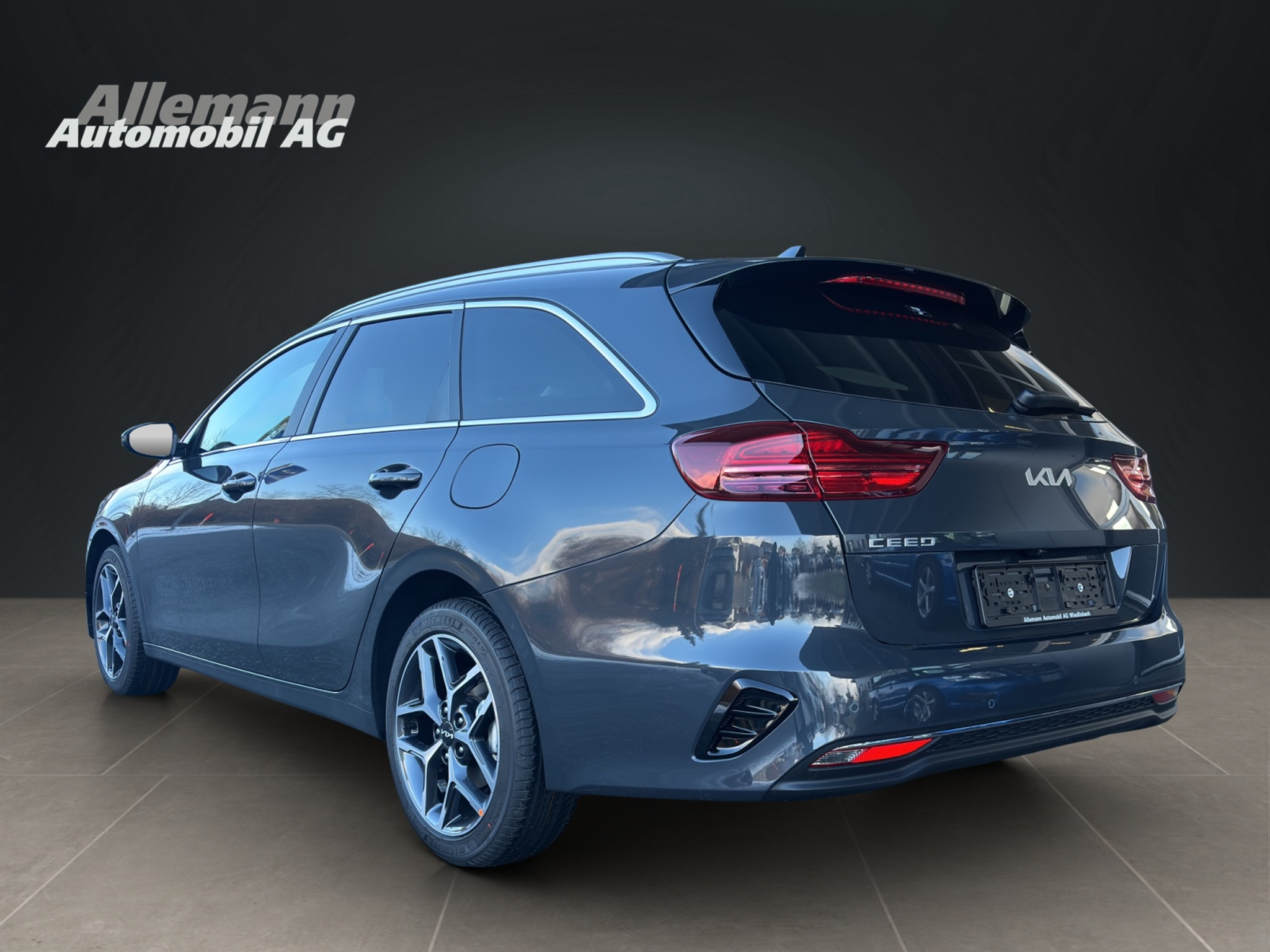 listing desktop thumbnail image 3