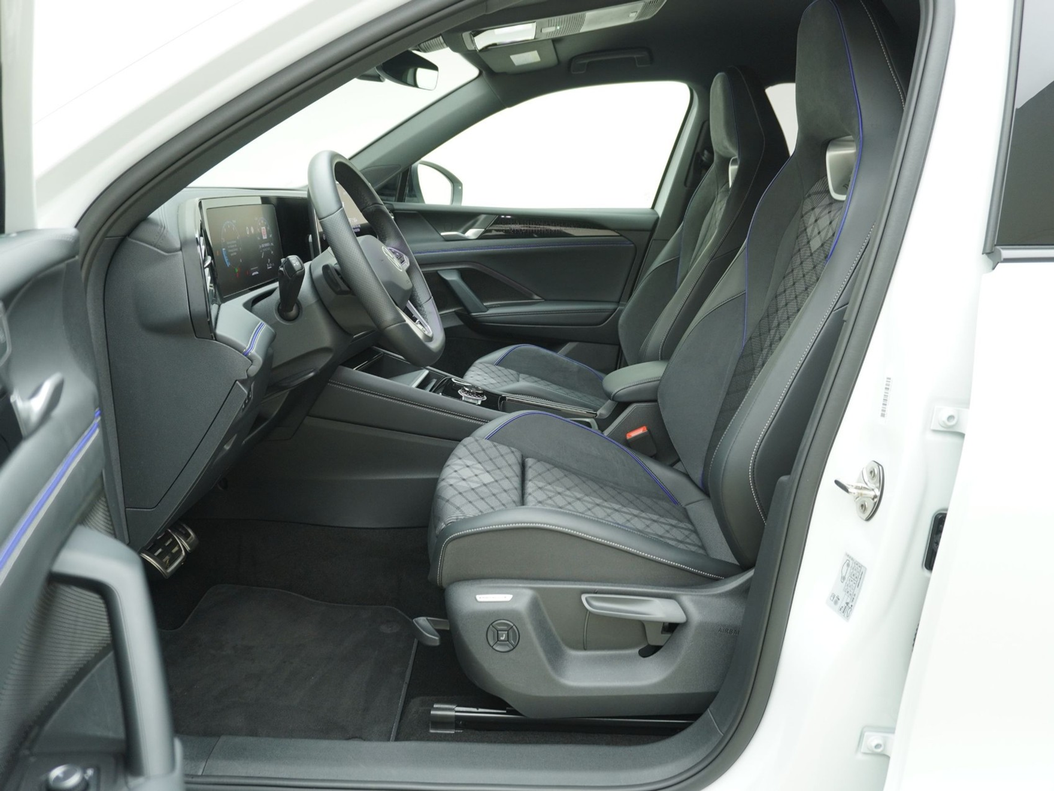 listing desktop thumbnail image 7