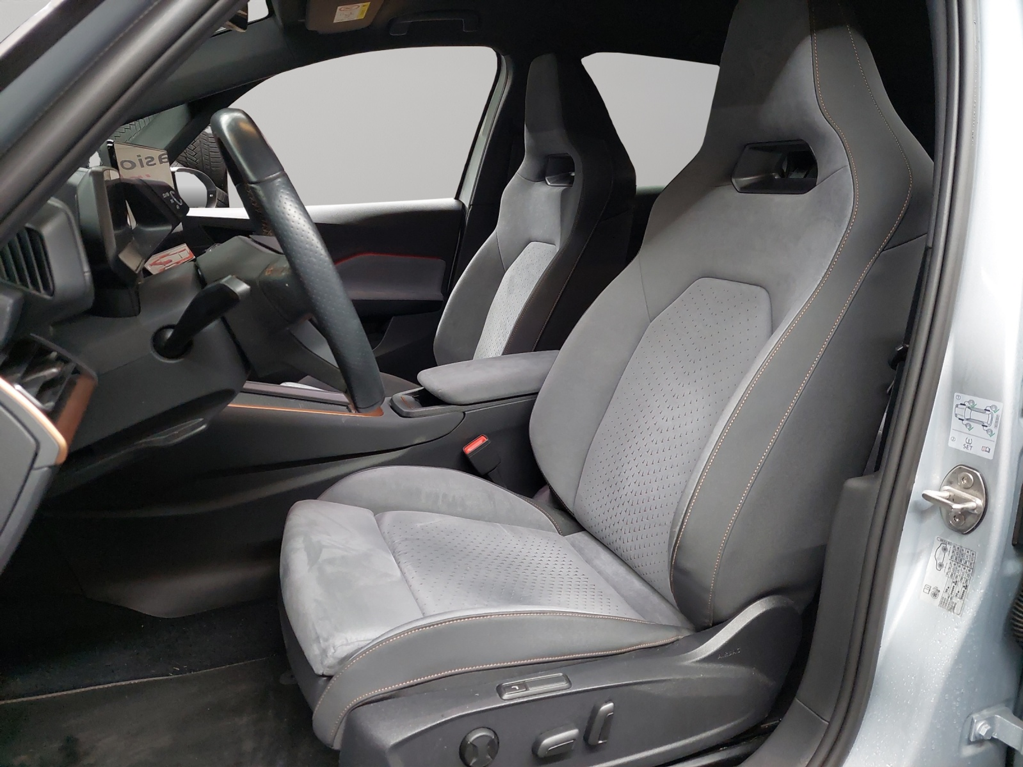 listing desktop thumbnail image 5