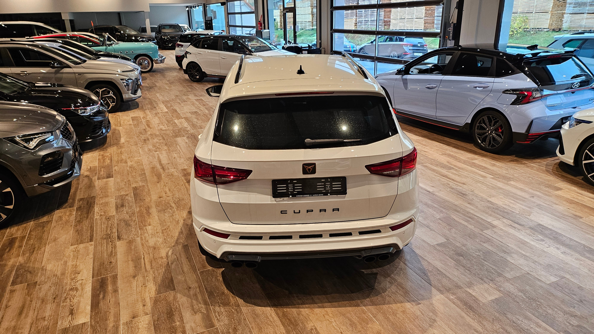 listing desktop thumbnail image 11