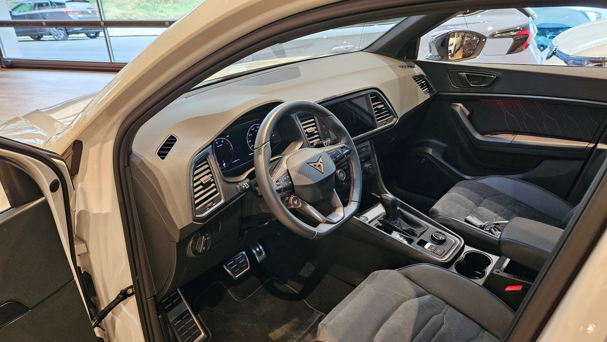 listing desktop thumbnail image 25