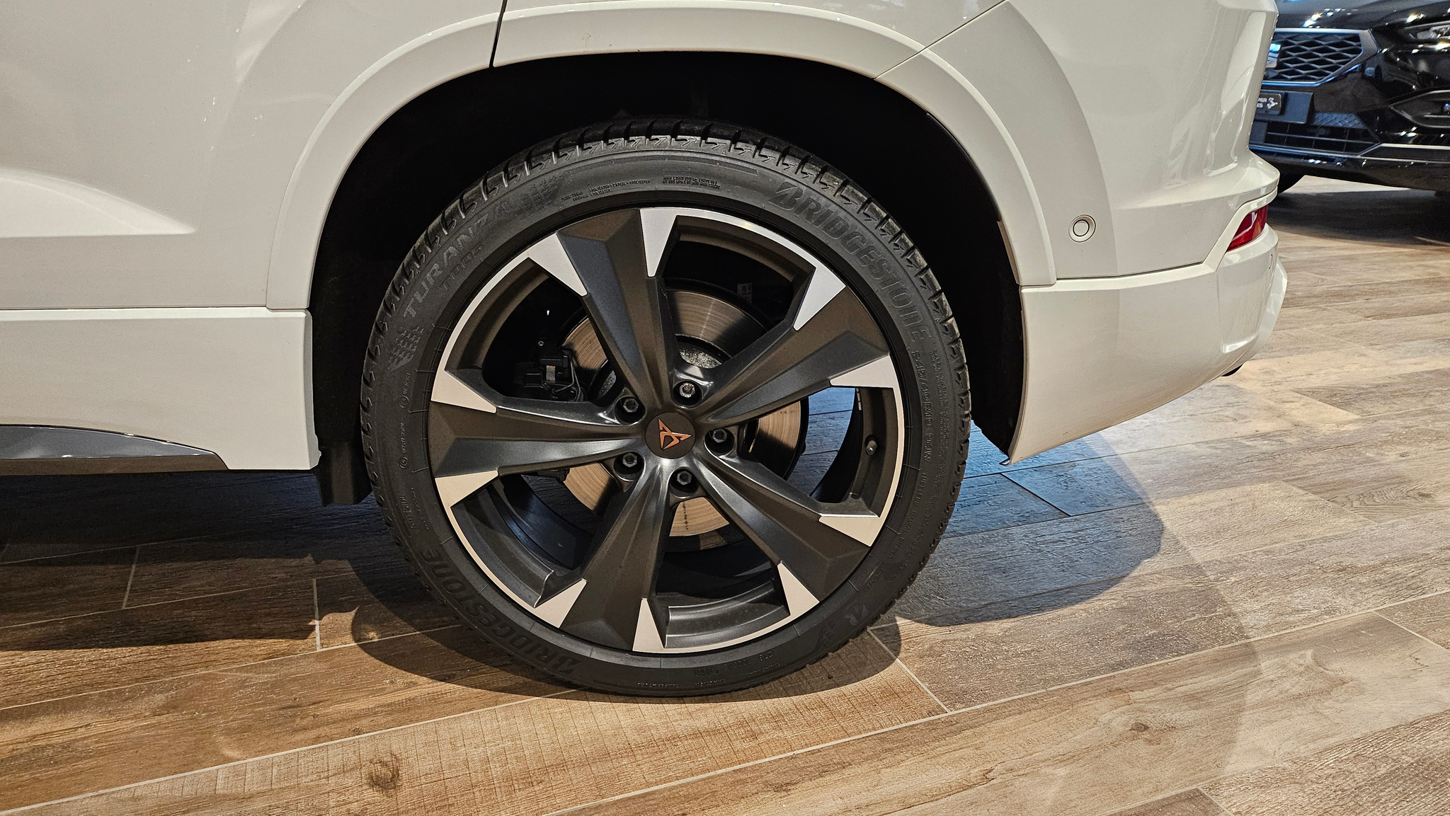 listing desktop thumbnail image 16