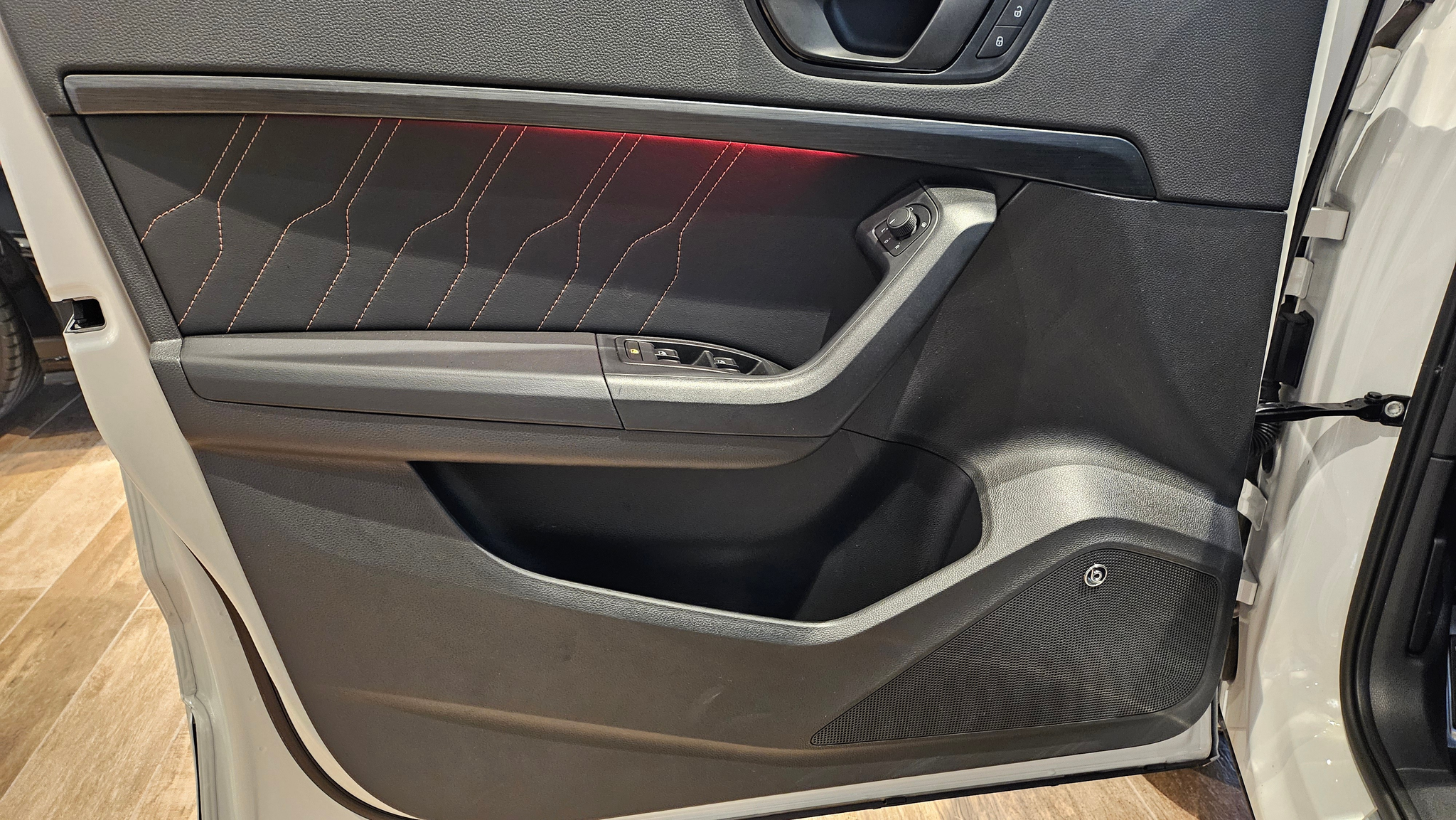 listing desktop thumbnail image 24