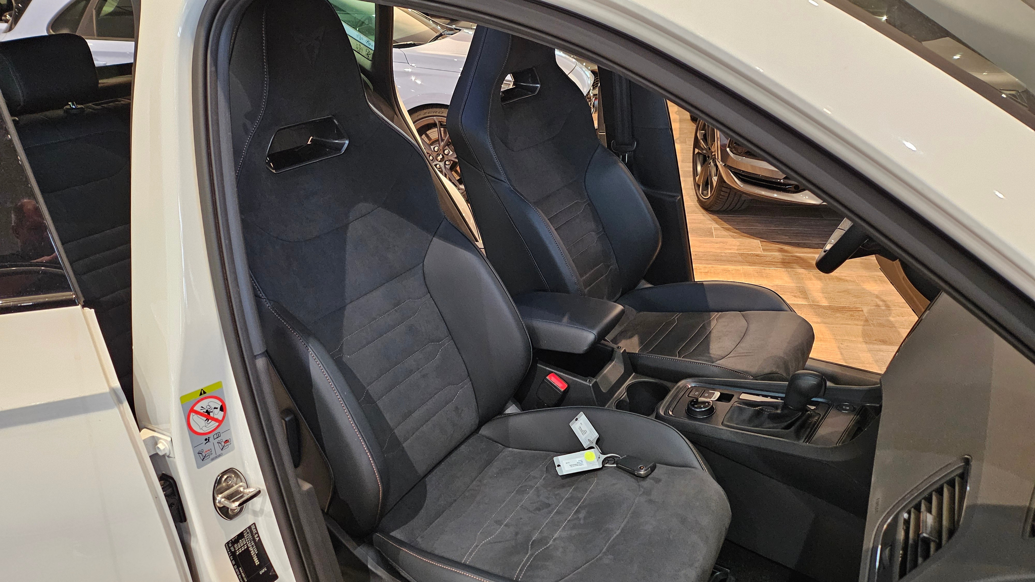 listing desktop thumbnail image 17