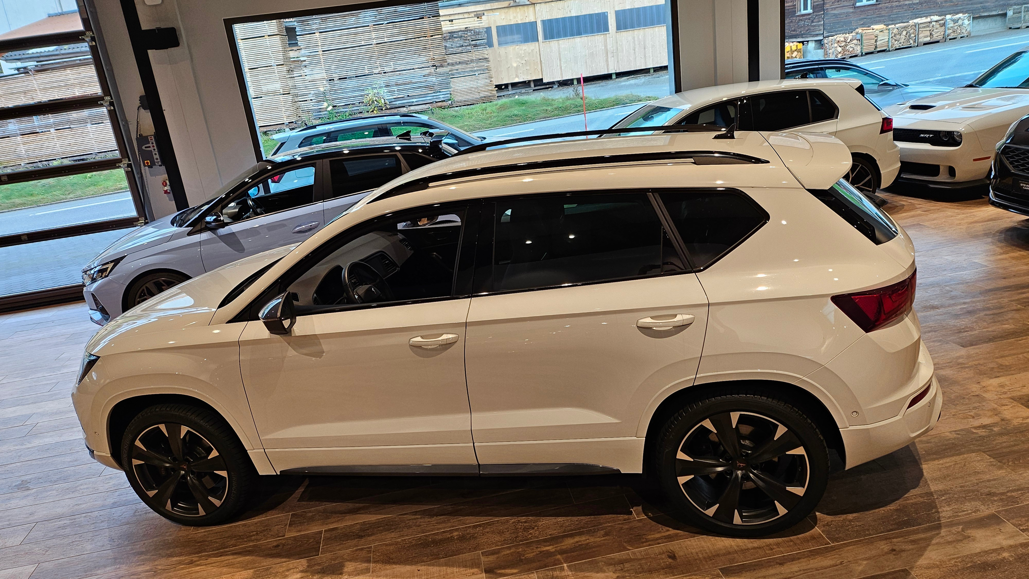 listing desktop thumbnail image 15